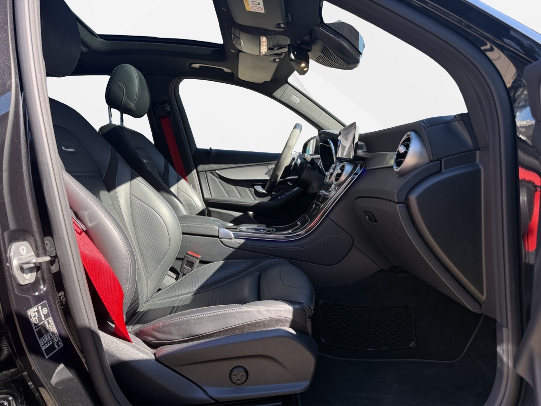 MERCEDES-BENZ GLC 63 S AMG 4Matic 9G-Tronic-image-11