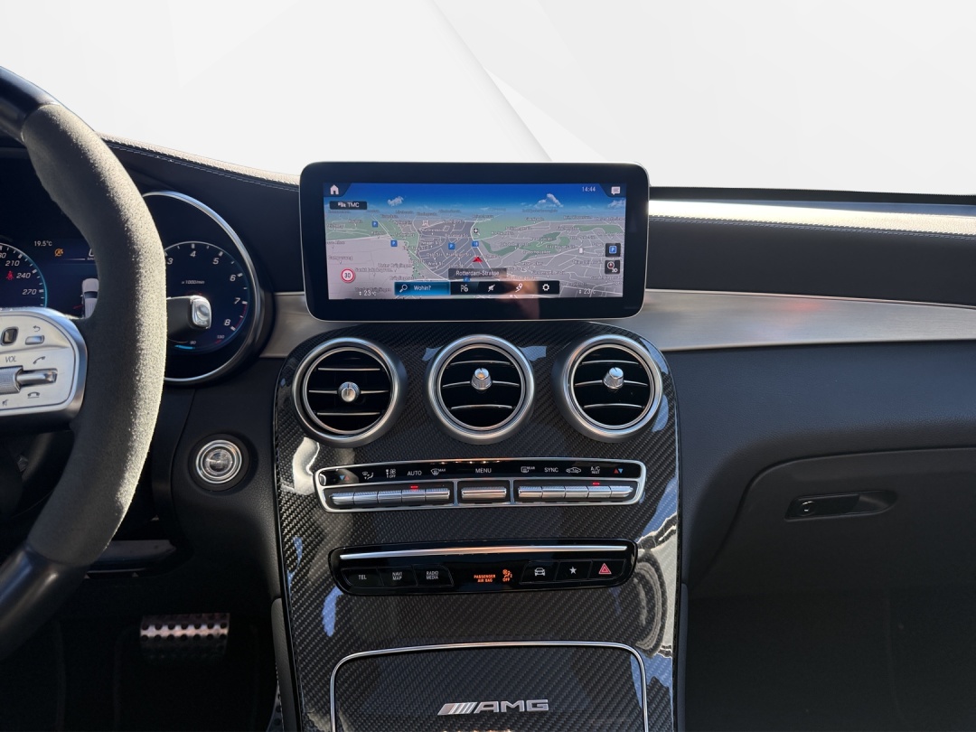 MERCEDES-BENZ GLC 63 S AMG 4Matic 9G-Tronic-image-13