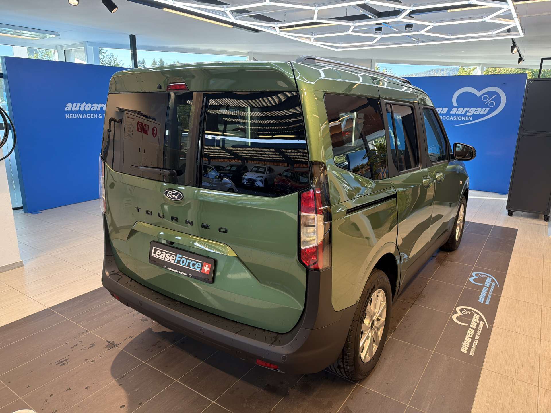 FORD Tourneo Courier 1.0 EcoBoost Titanium Automat-showroom-element-2