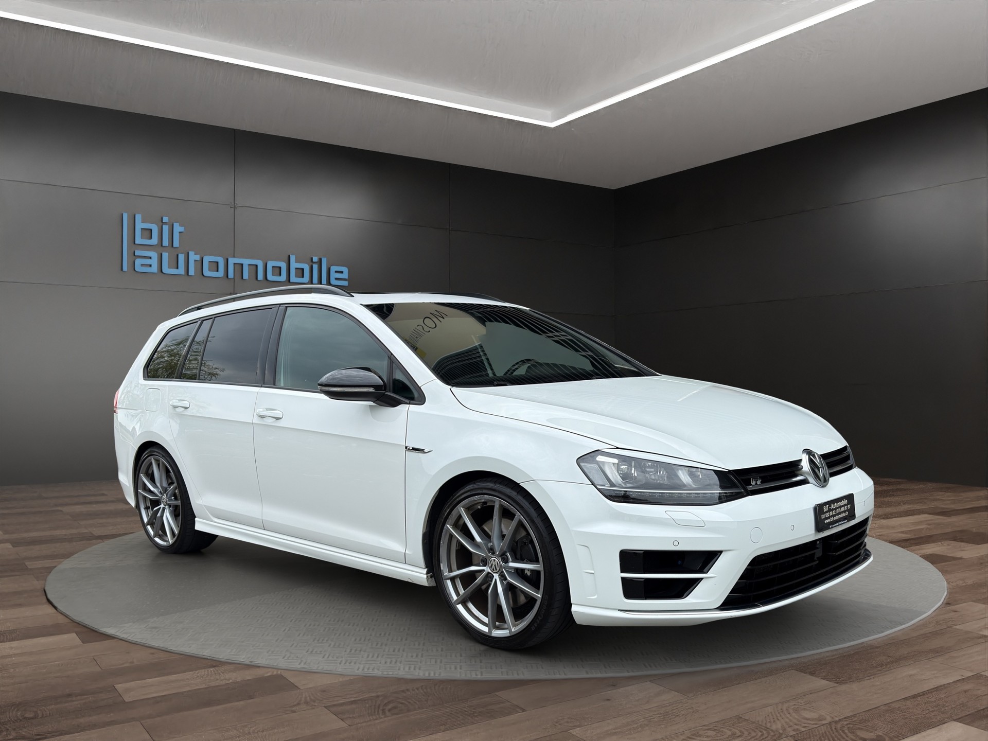 VW Variant 2.0 TSI R 4 Motion DSG-image-9