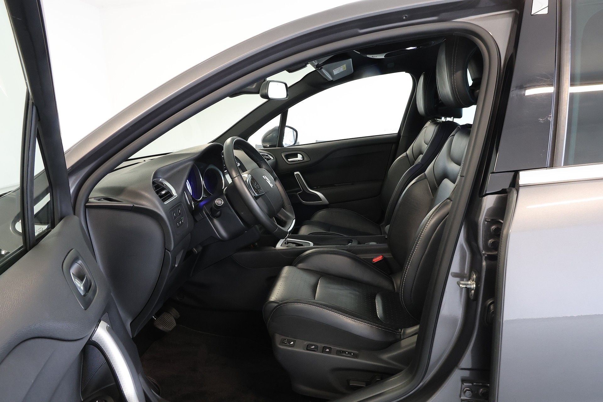 DS AUTOMOBILES DS4 1.6 THP 165 So Chic-image-5