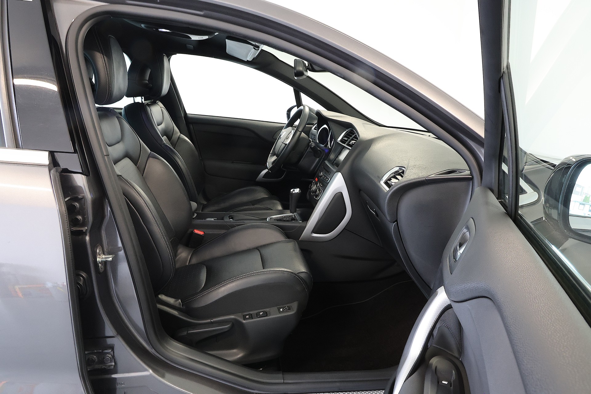 DS AUTOMOBILES DS4 1.6 THP 165 So Chic-image-11