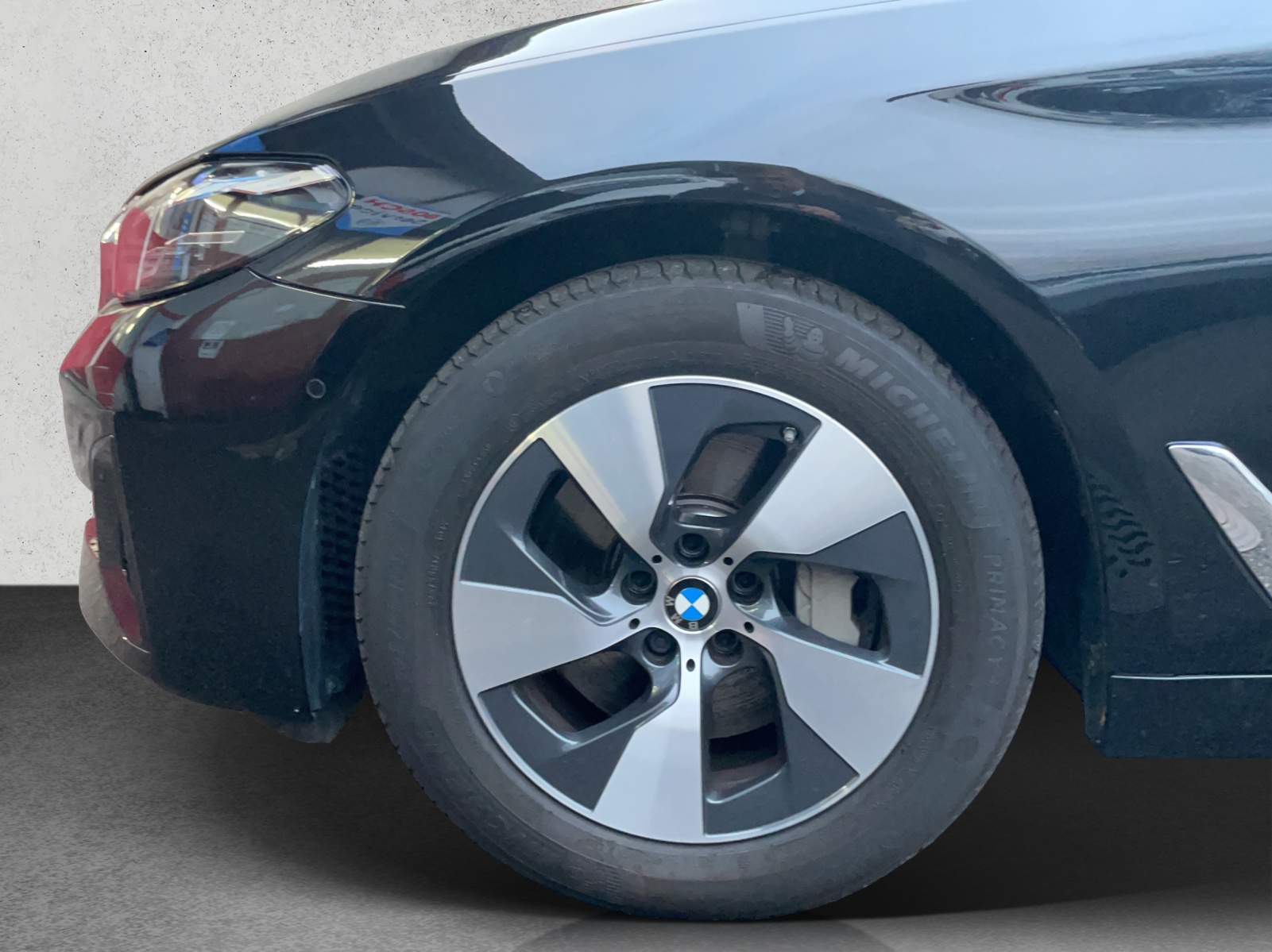 BMW 530d xDrive-image-11