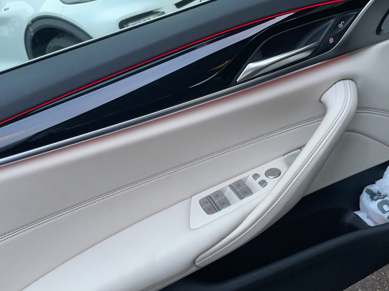 BMW 530d xDrive-image-8