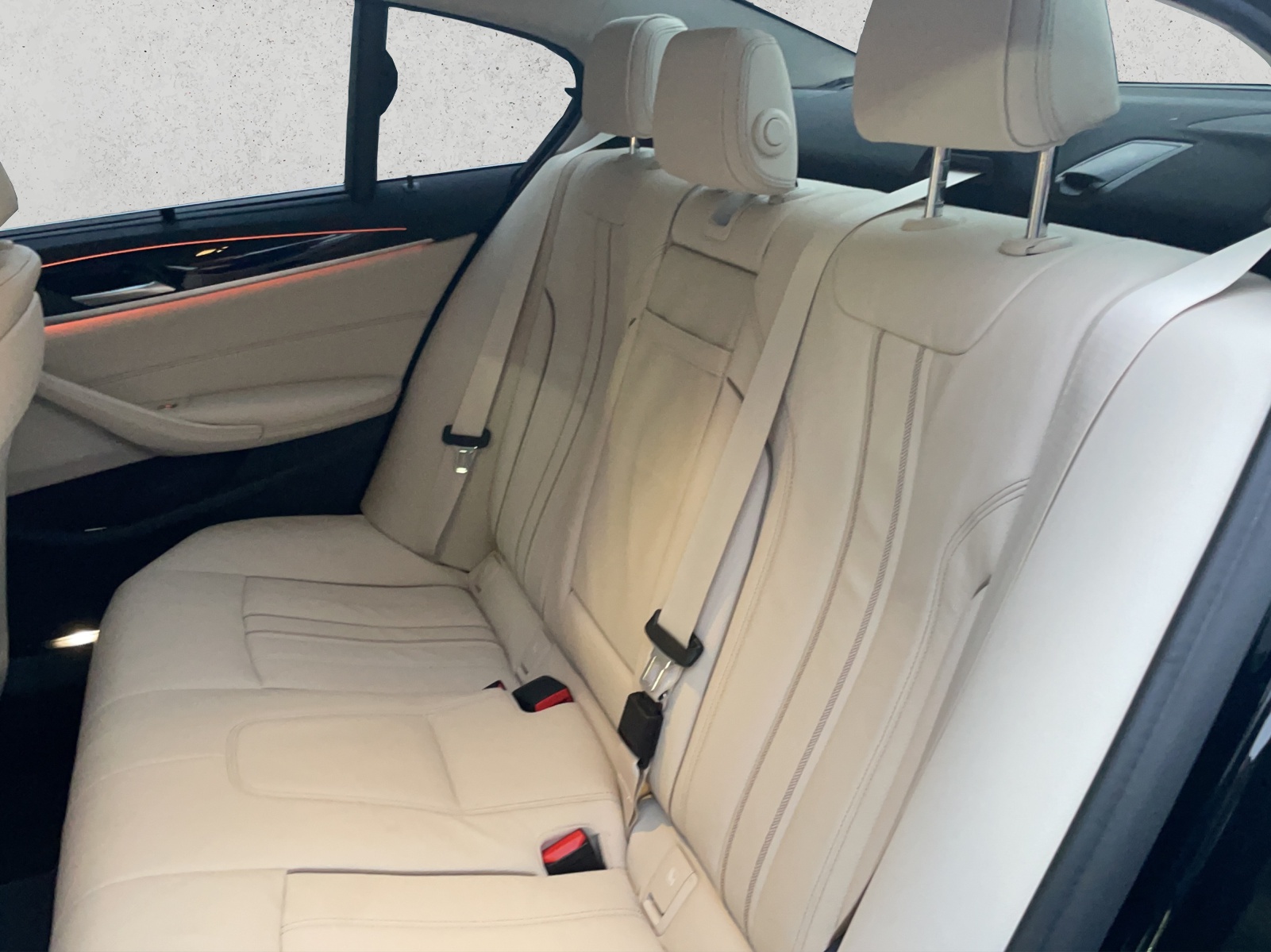 BMW 530d xDrive-image-13