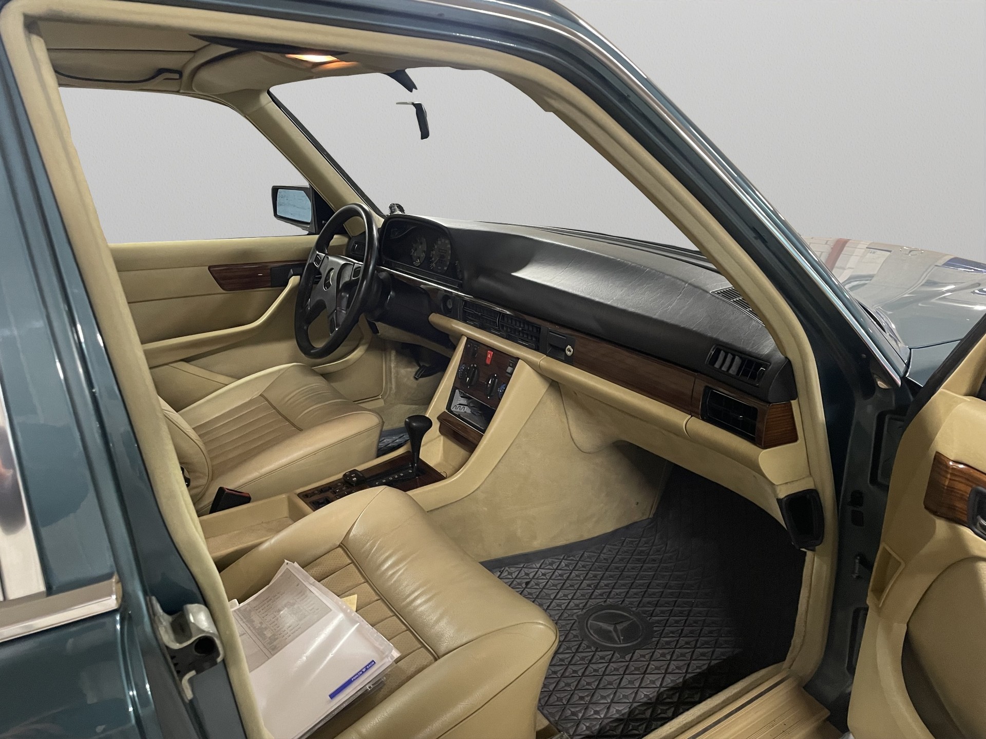 MERCEDES-BENZ 280 SEL-image-10
