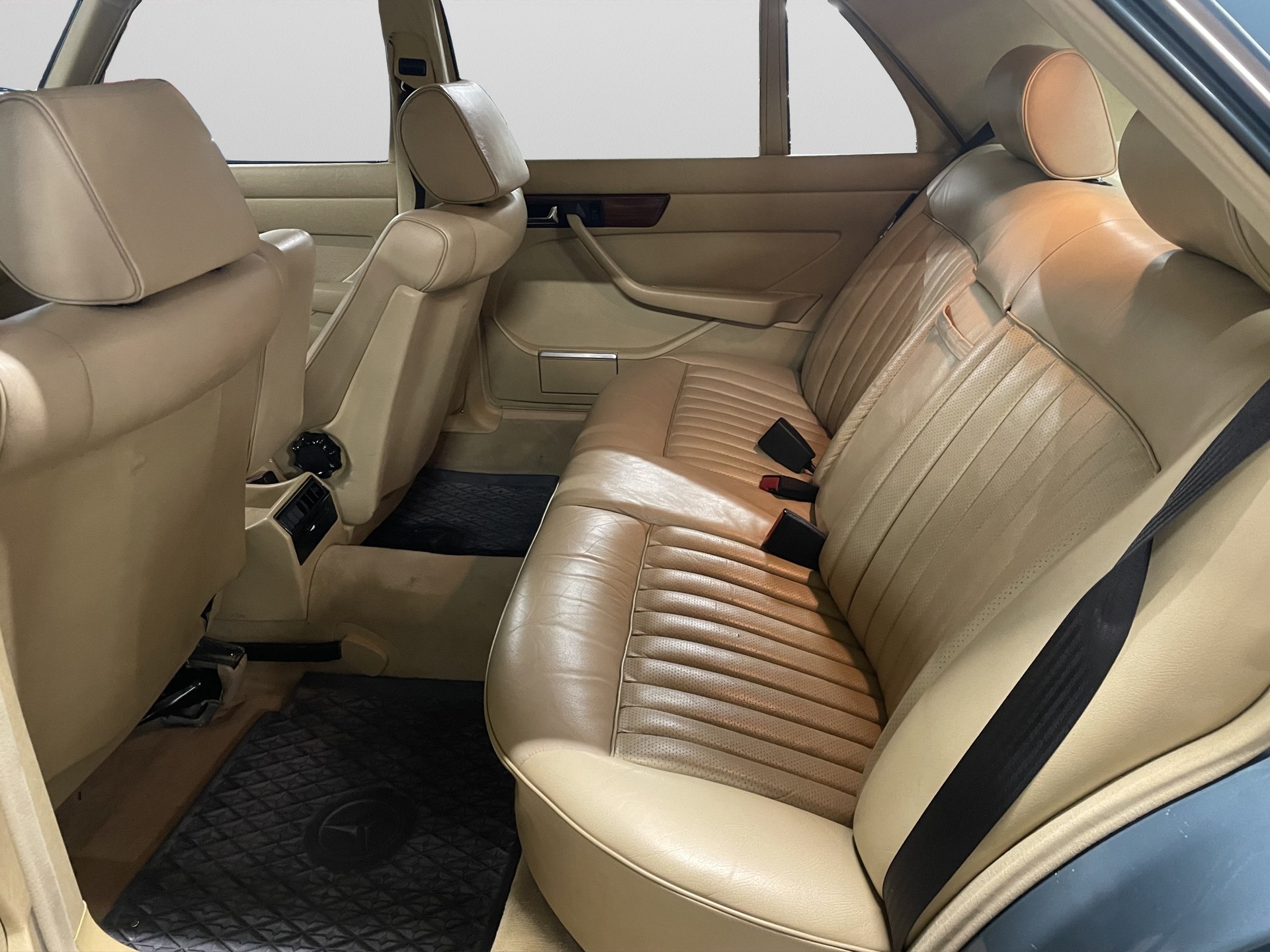 MERCEDES-BENZ 280 SEL-image-9