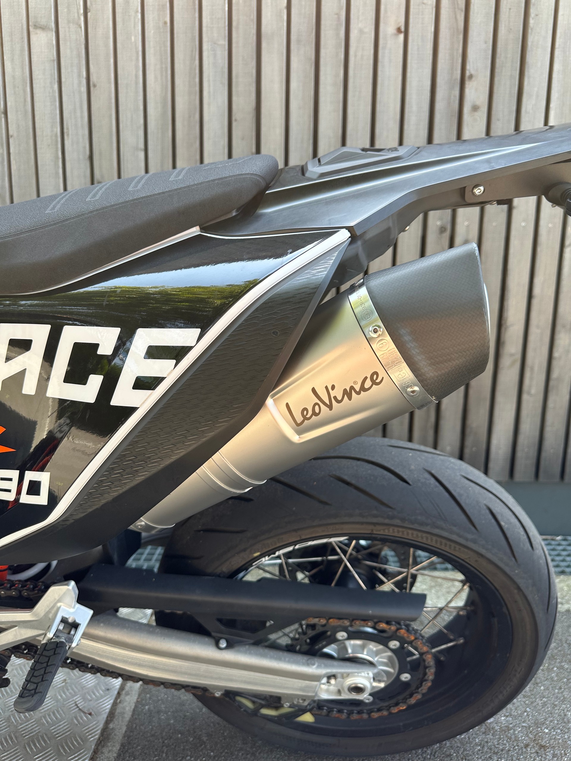 KTM 690 SMC R ABS-image-6