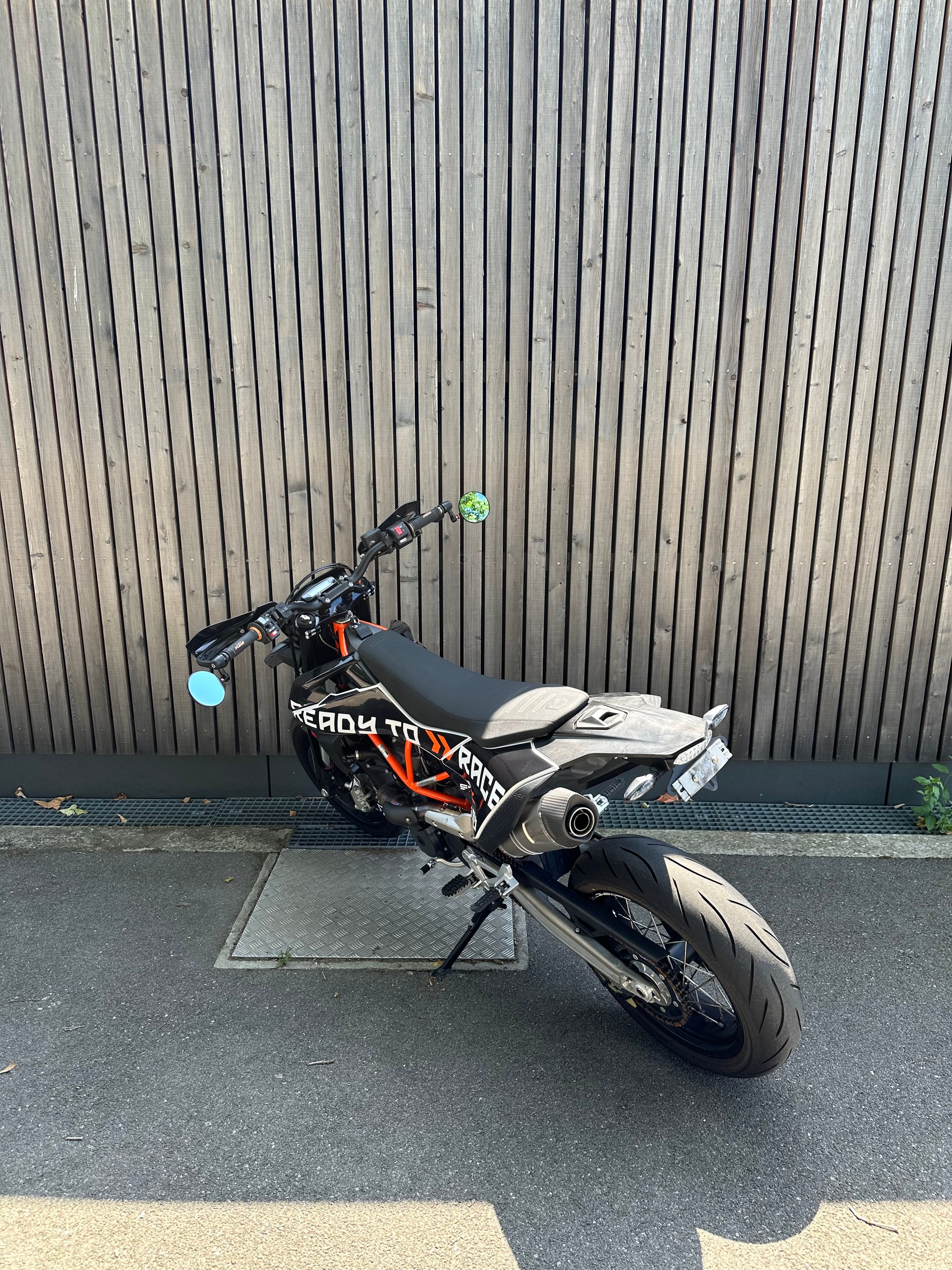 KTM 690 SMC R ABS-image-5