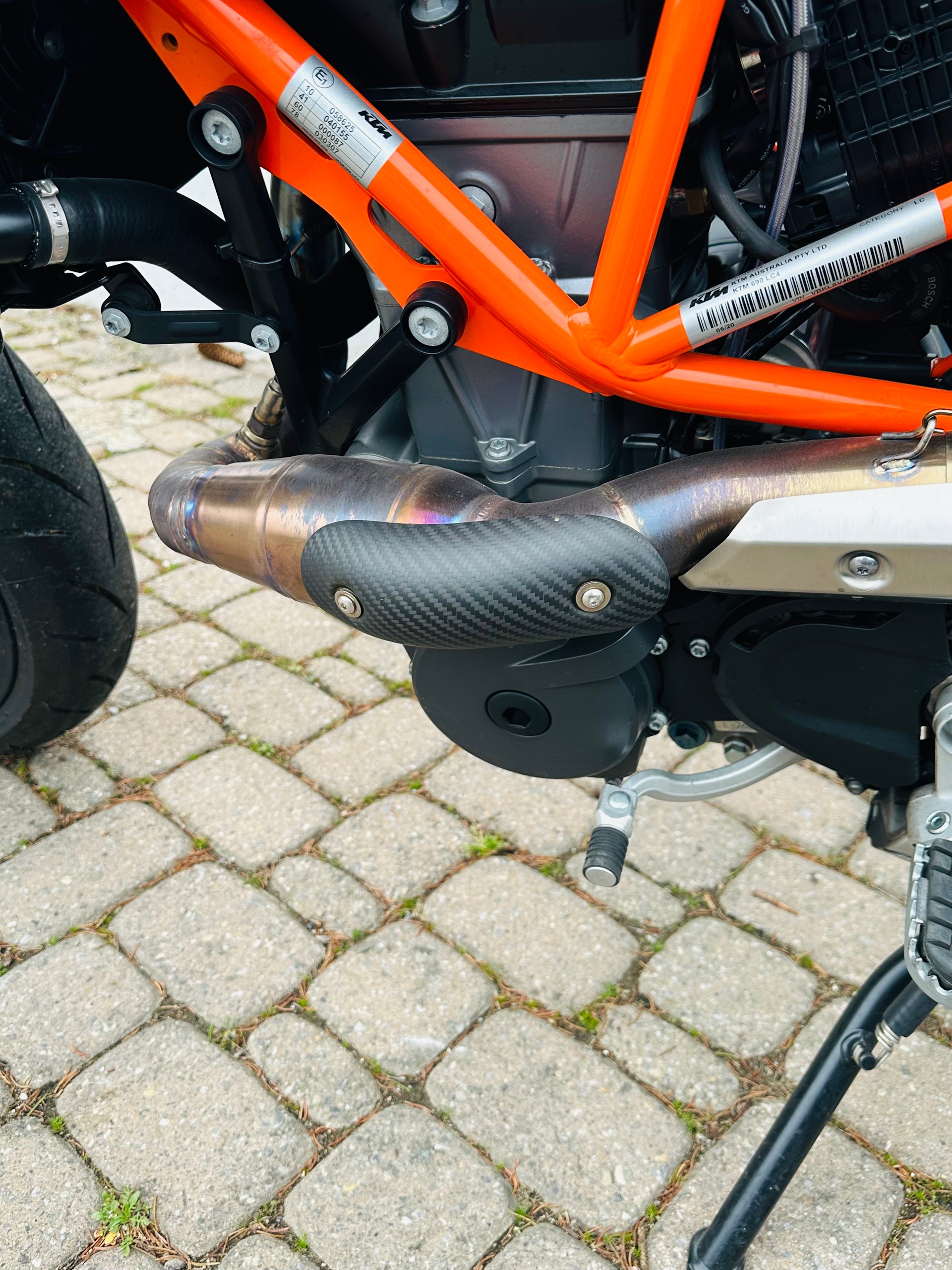 KTM 690 SMC R ABS-image-5