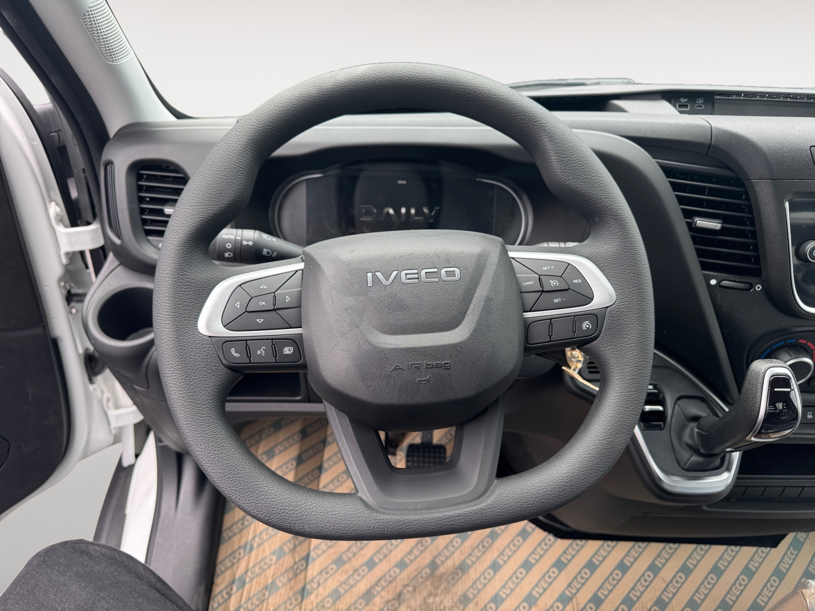 IVECO 35S16A8 mit Kipper Geser-image-10