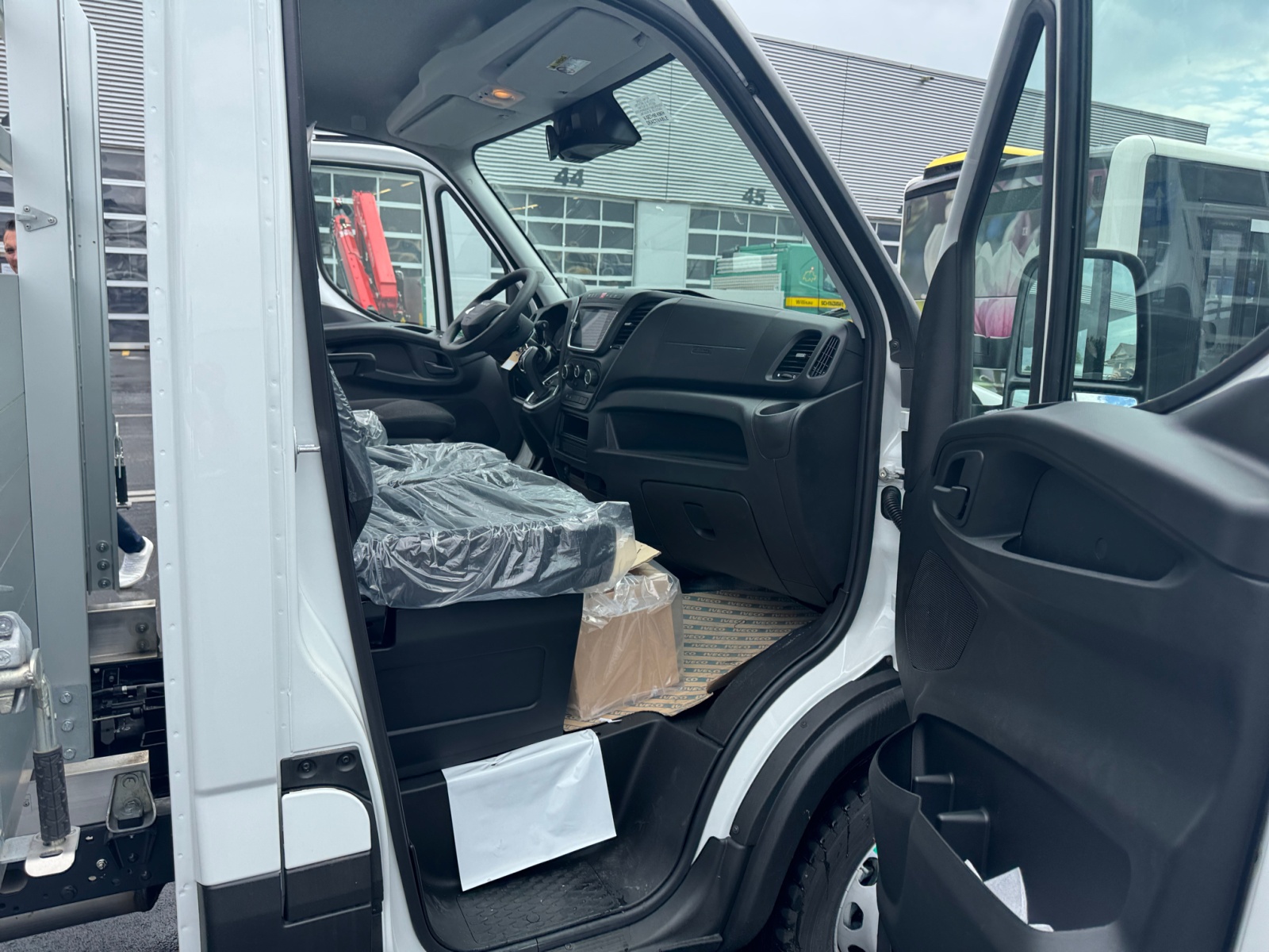IVECO 35S16A8 mit Kipper Geser-image-13