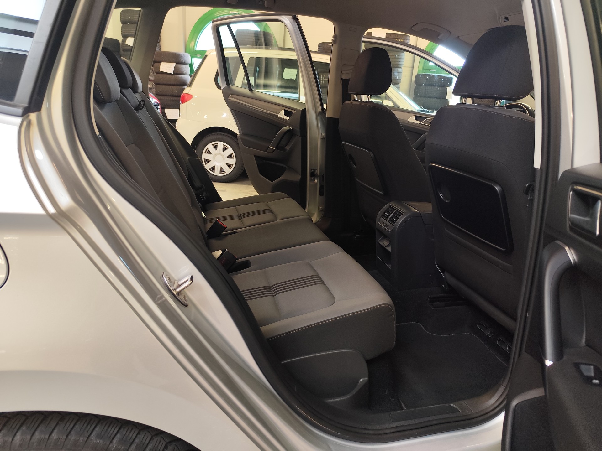 VW Golf Sportsvan 1.4 TSI Allstar DSG-image-7