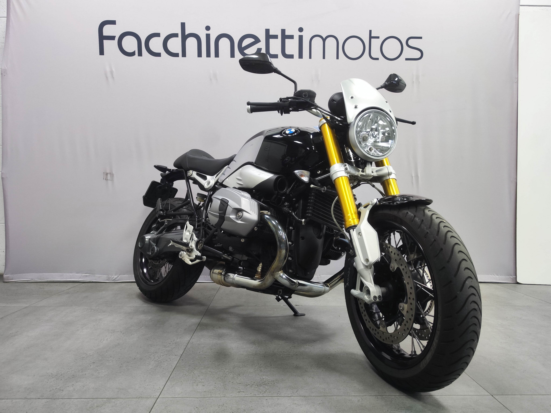 BMW R nineT-image-1
