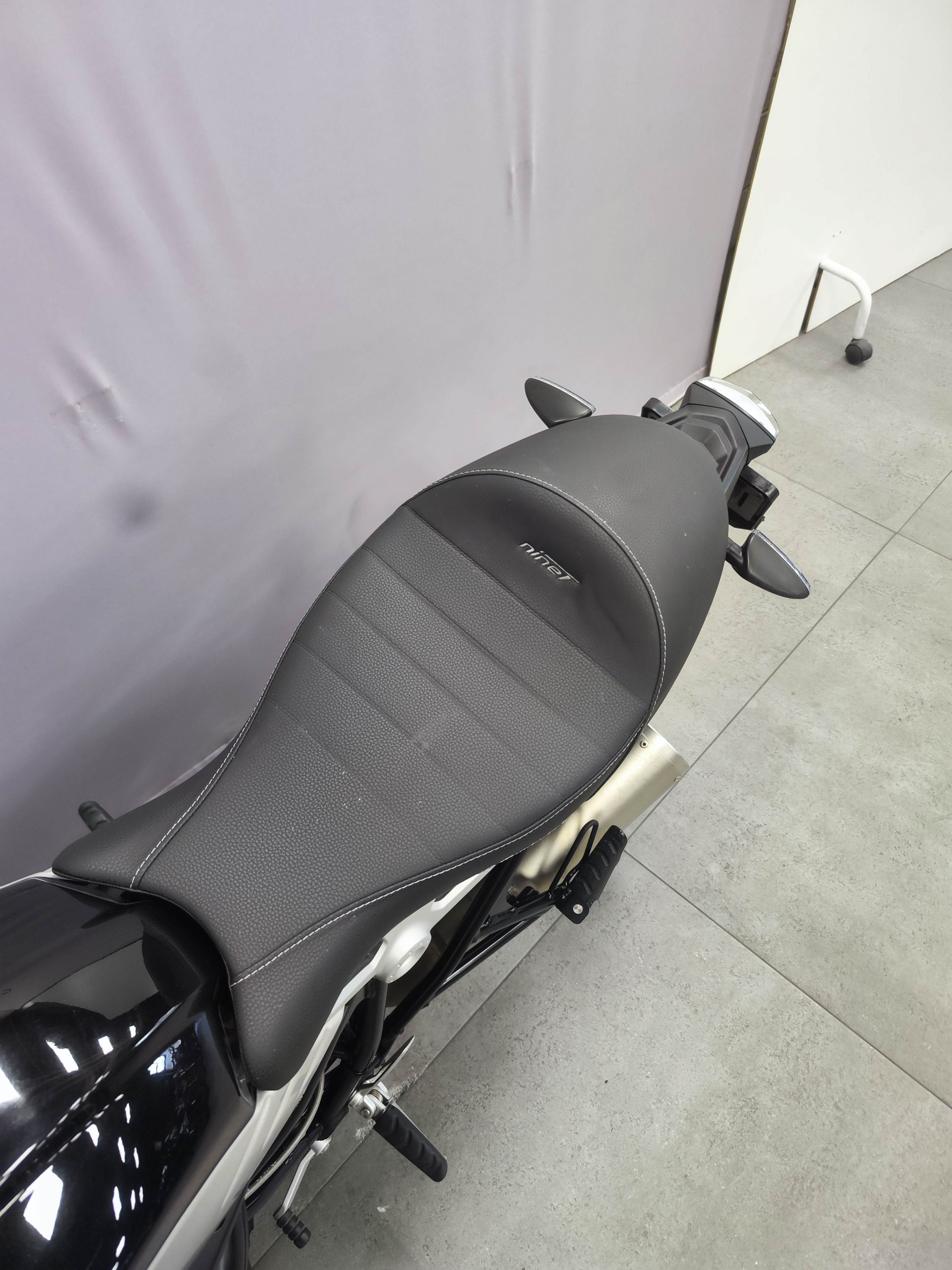 BMW R nineT-image-5