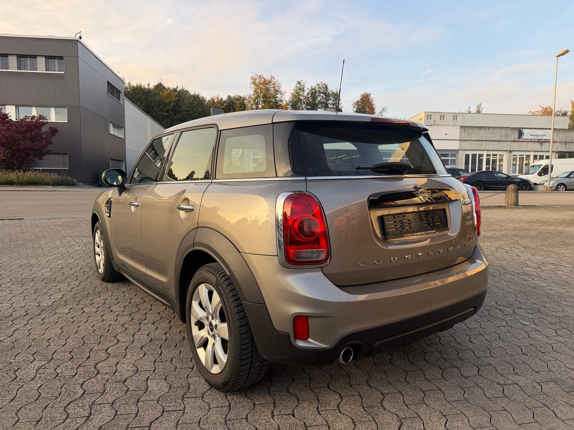 MINI Countryman Cooper D ALL4-showroom-element-2