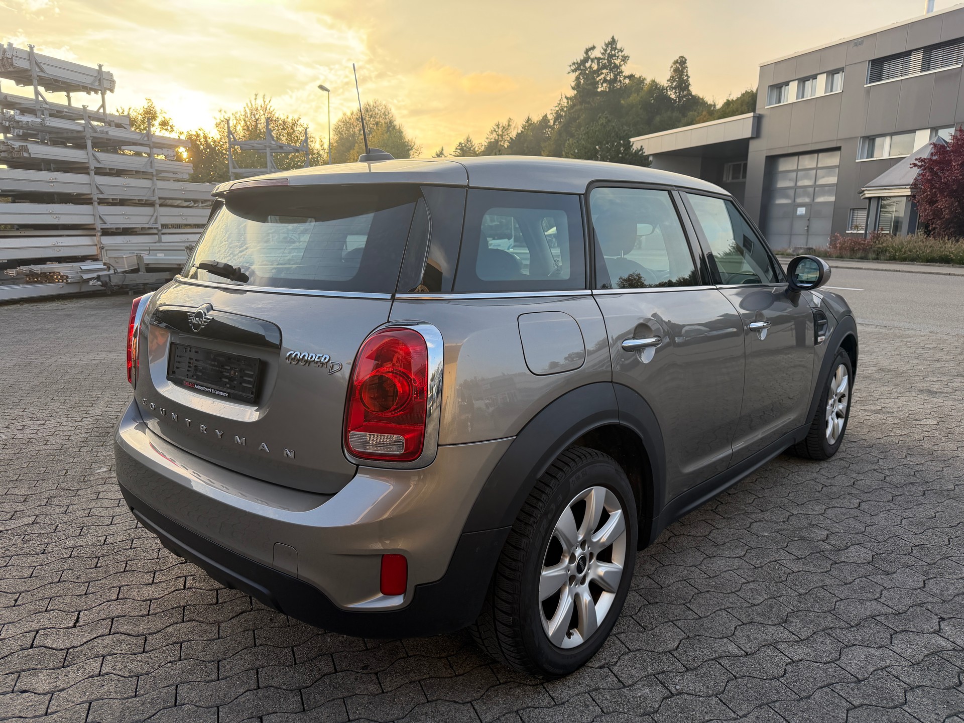 MINI Countryman Cooper D ALL4-image-4