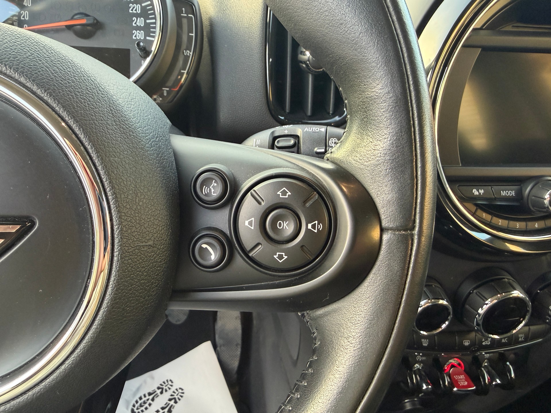 MINI Countryman Cooper D ALL4-image-11