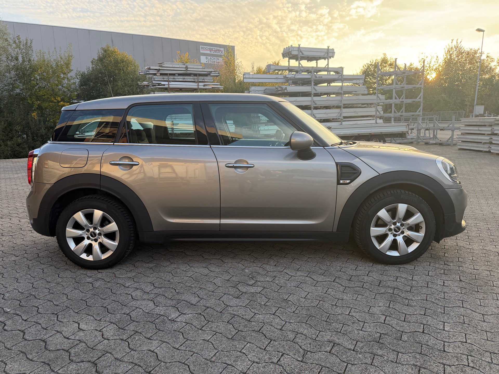 MINI Countryman Cooper D ALL4-image-5