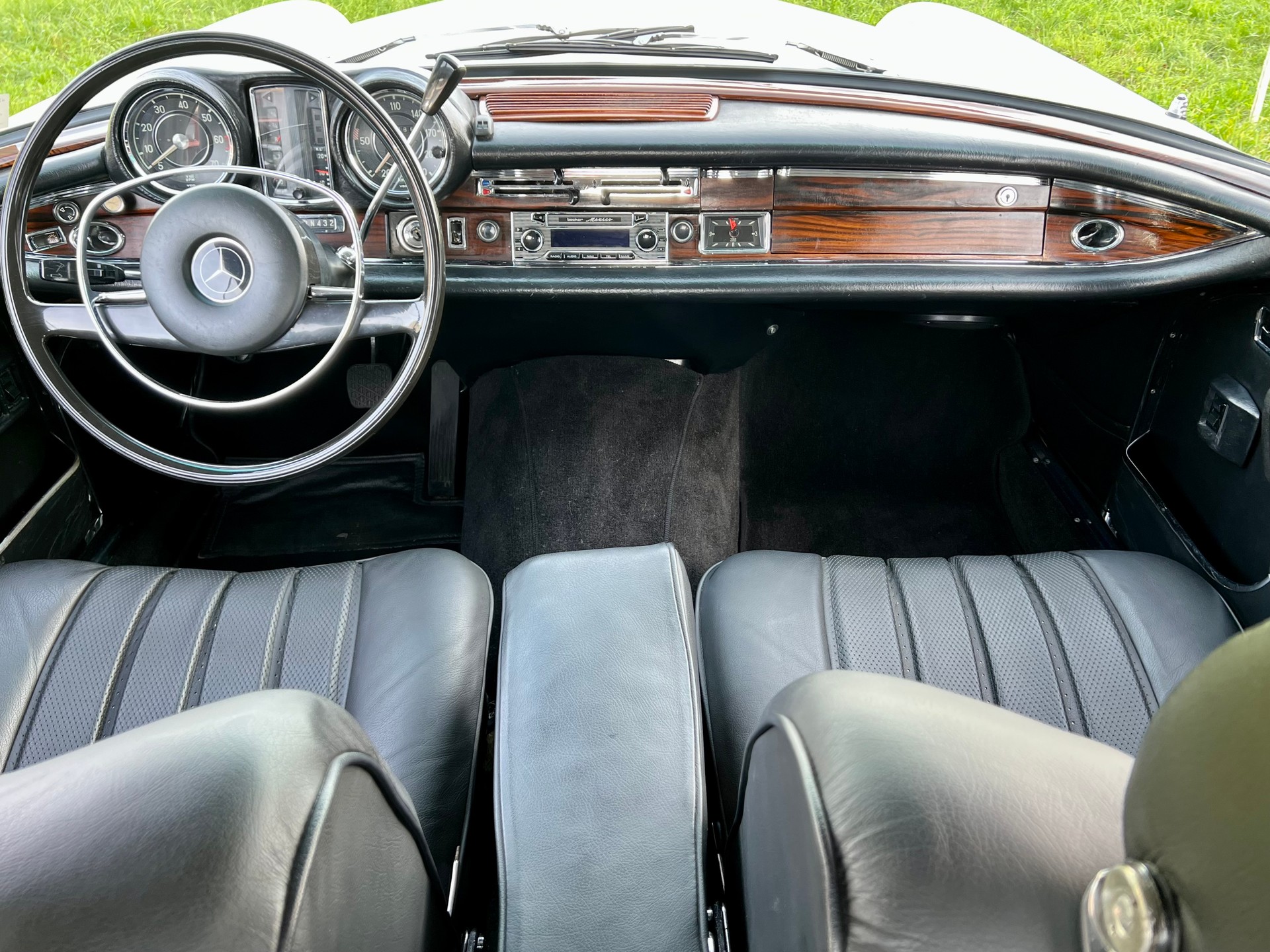 MERCEDES-BENZ 280 SE Automatic W111 VETERAN-image-13