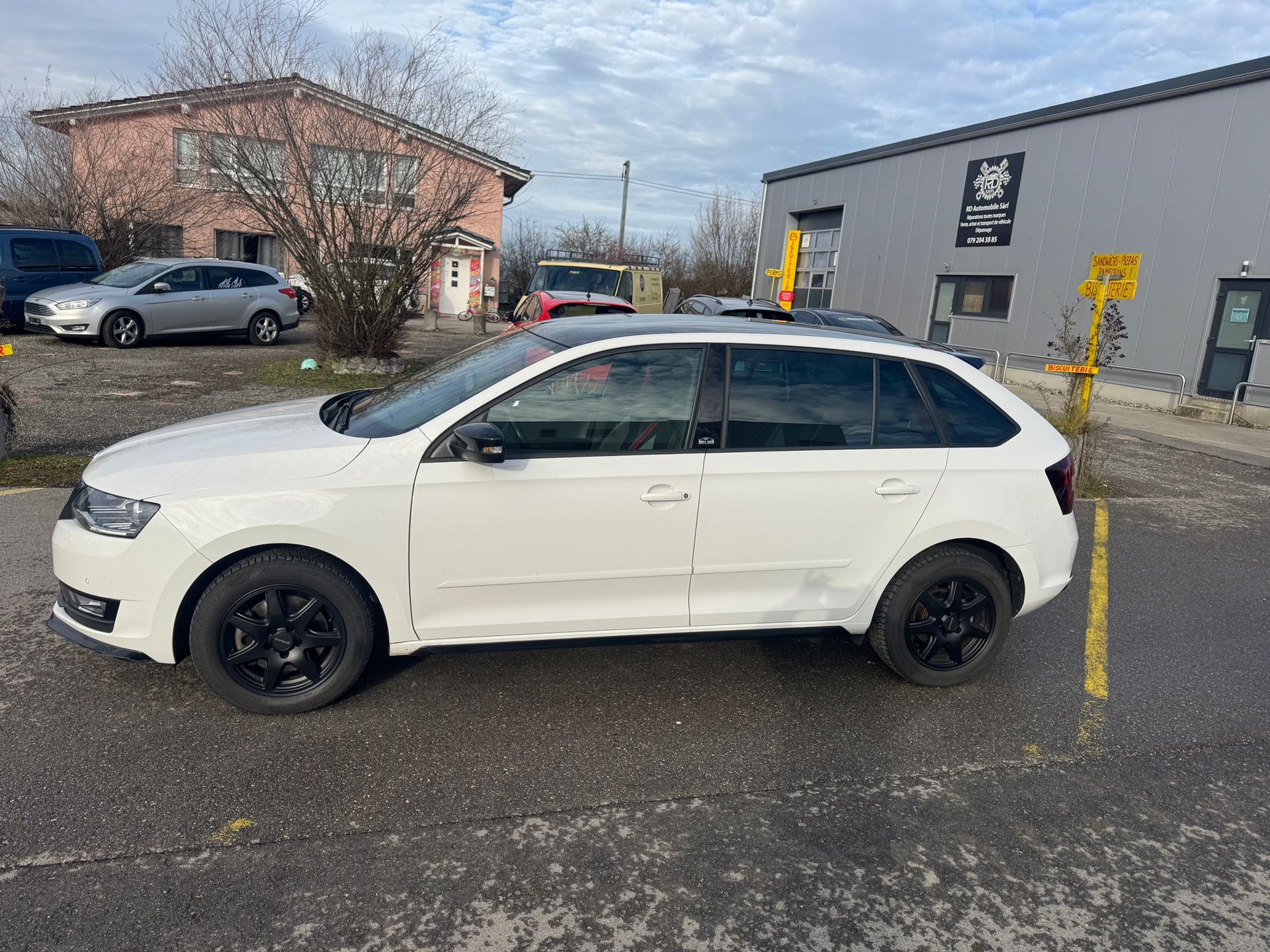 SKODA Rapid Spaceback 1.4 TSI Monte Carlo DSG-showroom-element-2
