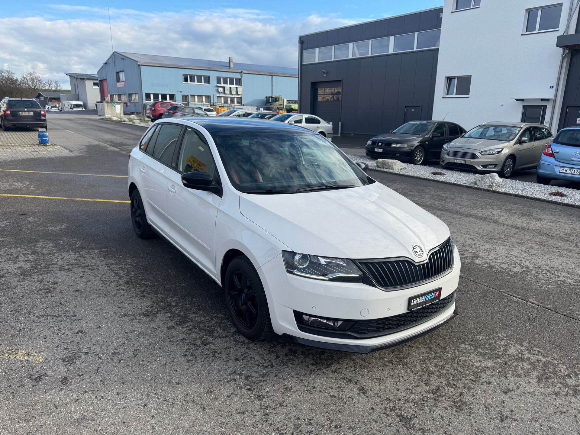 SKODA Rapid Spaceback 1.4 TSI Monte Carlo DSG-image-6