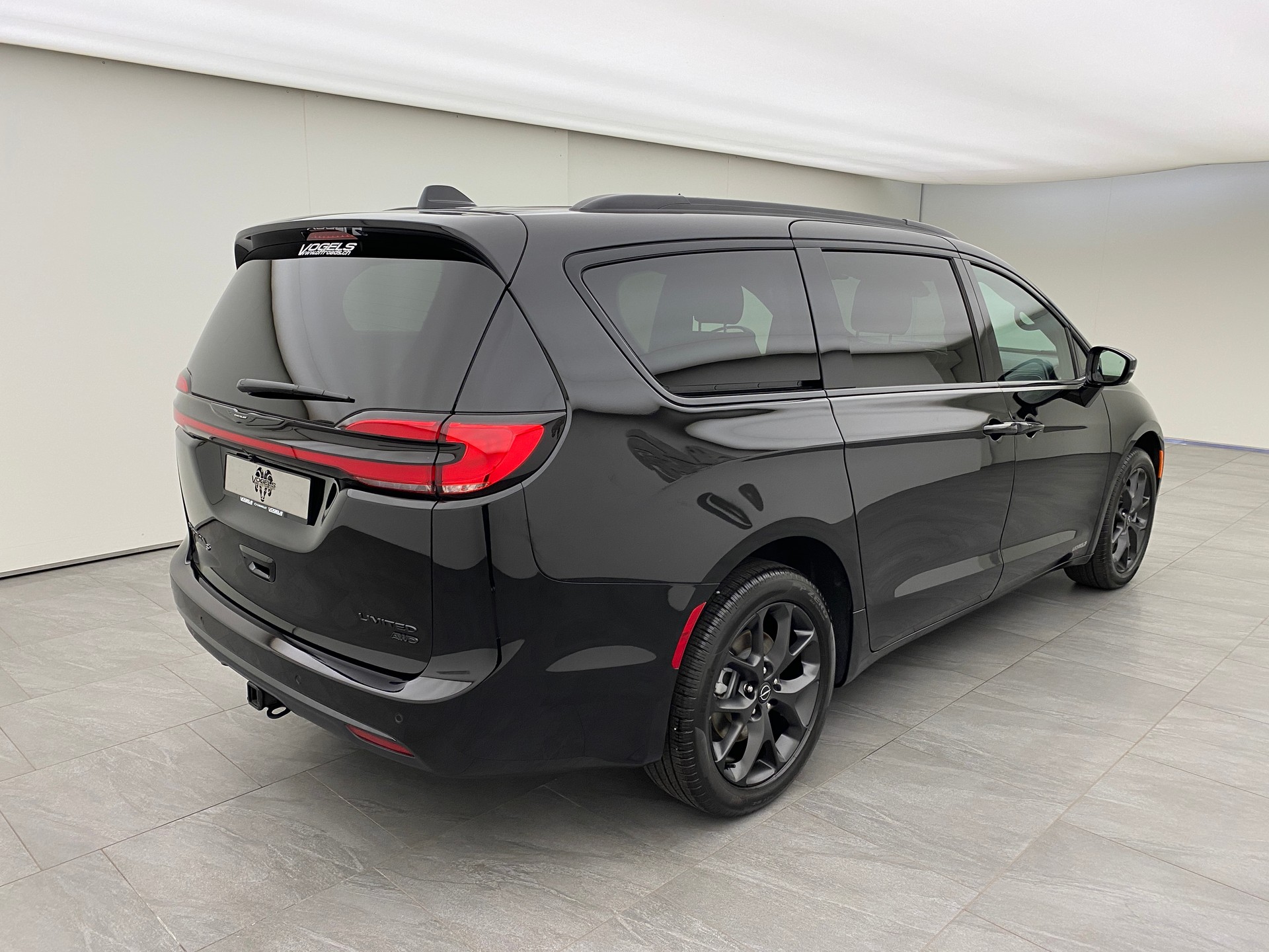 CHRYSLER Pacifica Limited Sport Night AWD-showroom-element-3