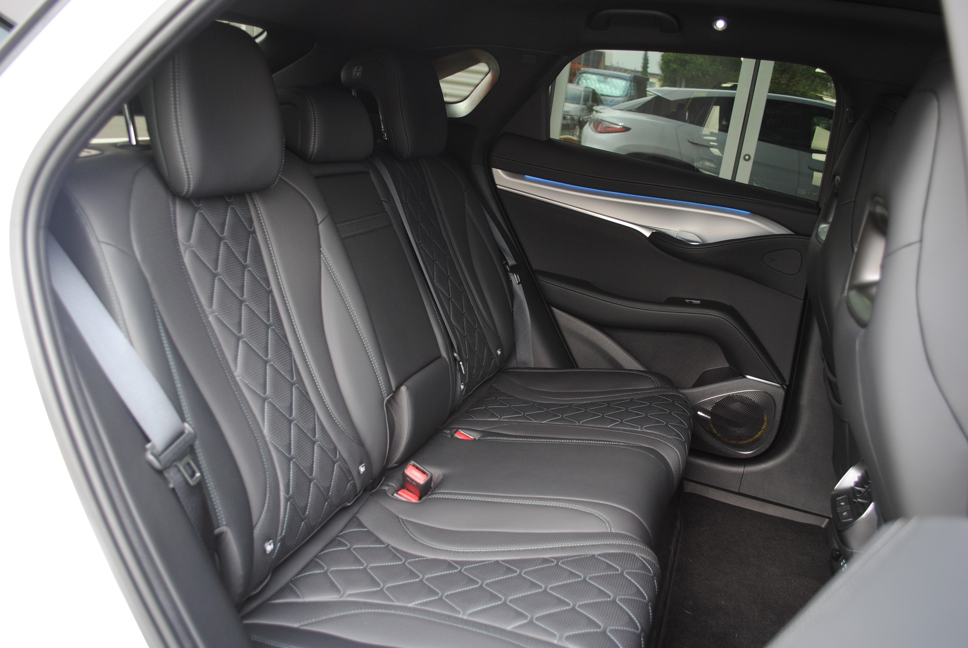 BYD Sealion 7 91,3 kWh Excellence AWD-image-17