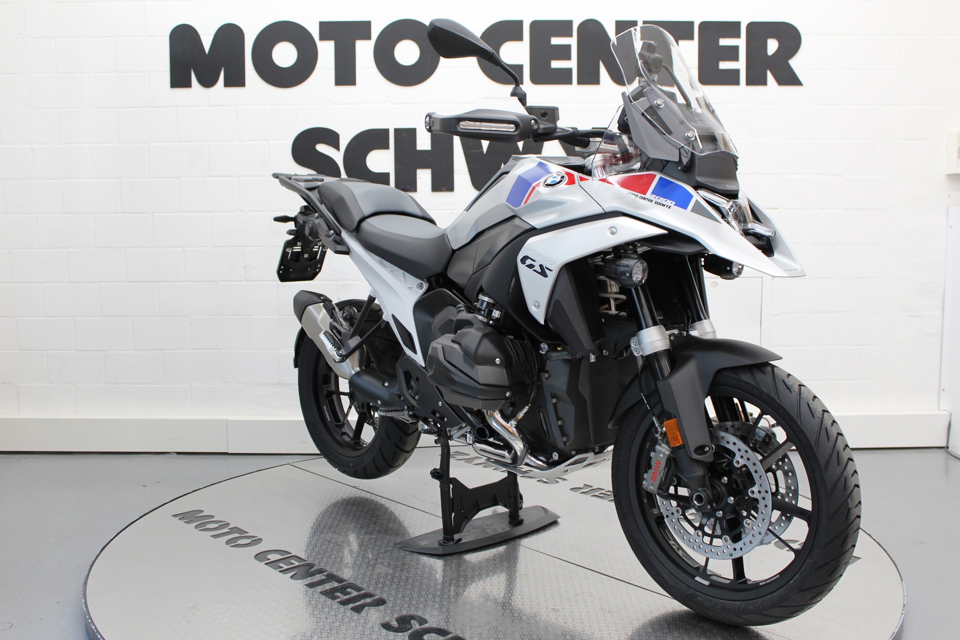 BMW R 1300 GS-image-1