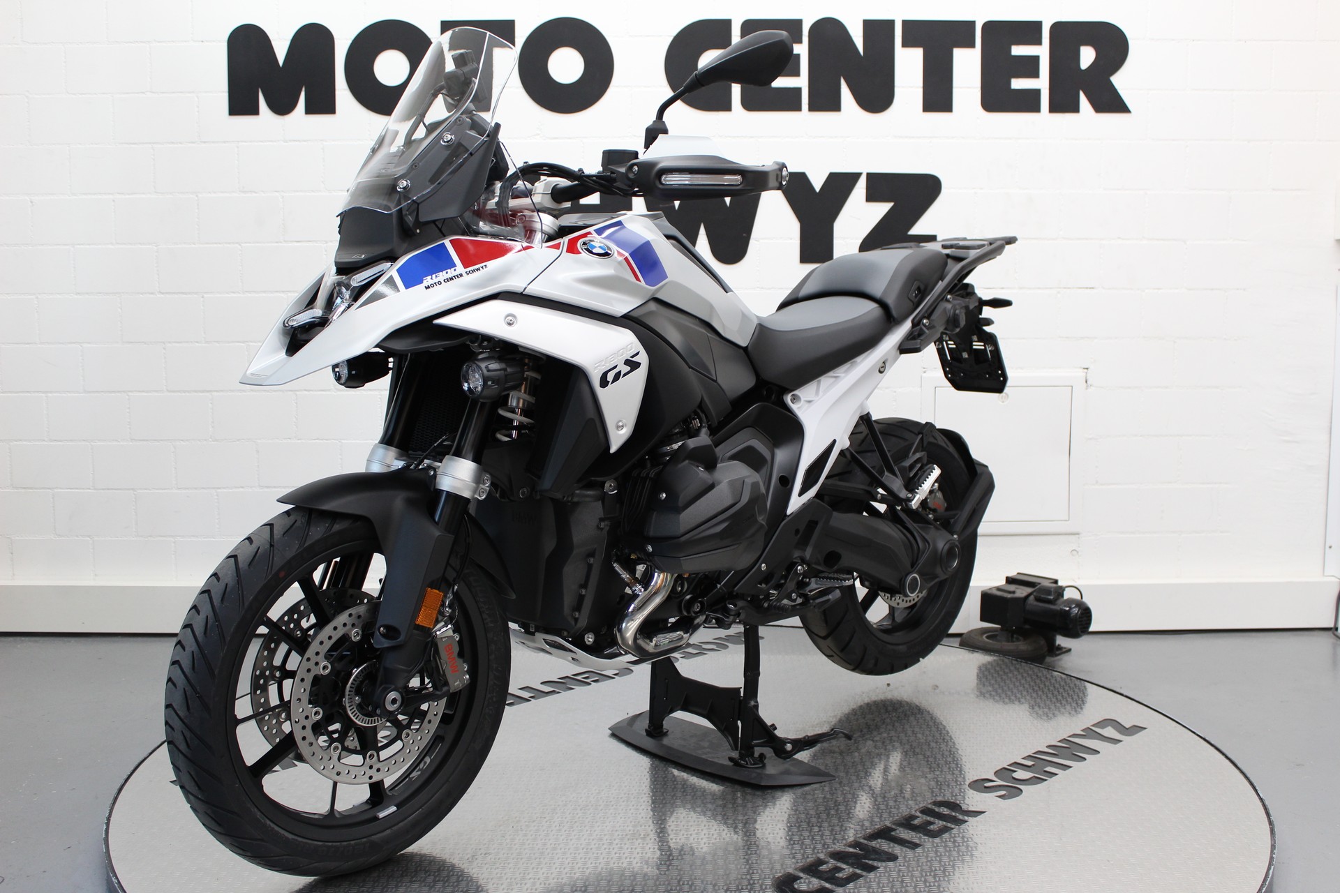 BMW R 1300 GS-image-3