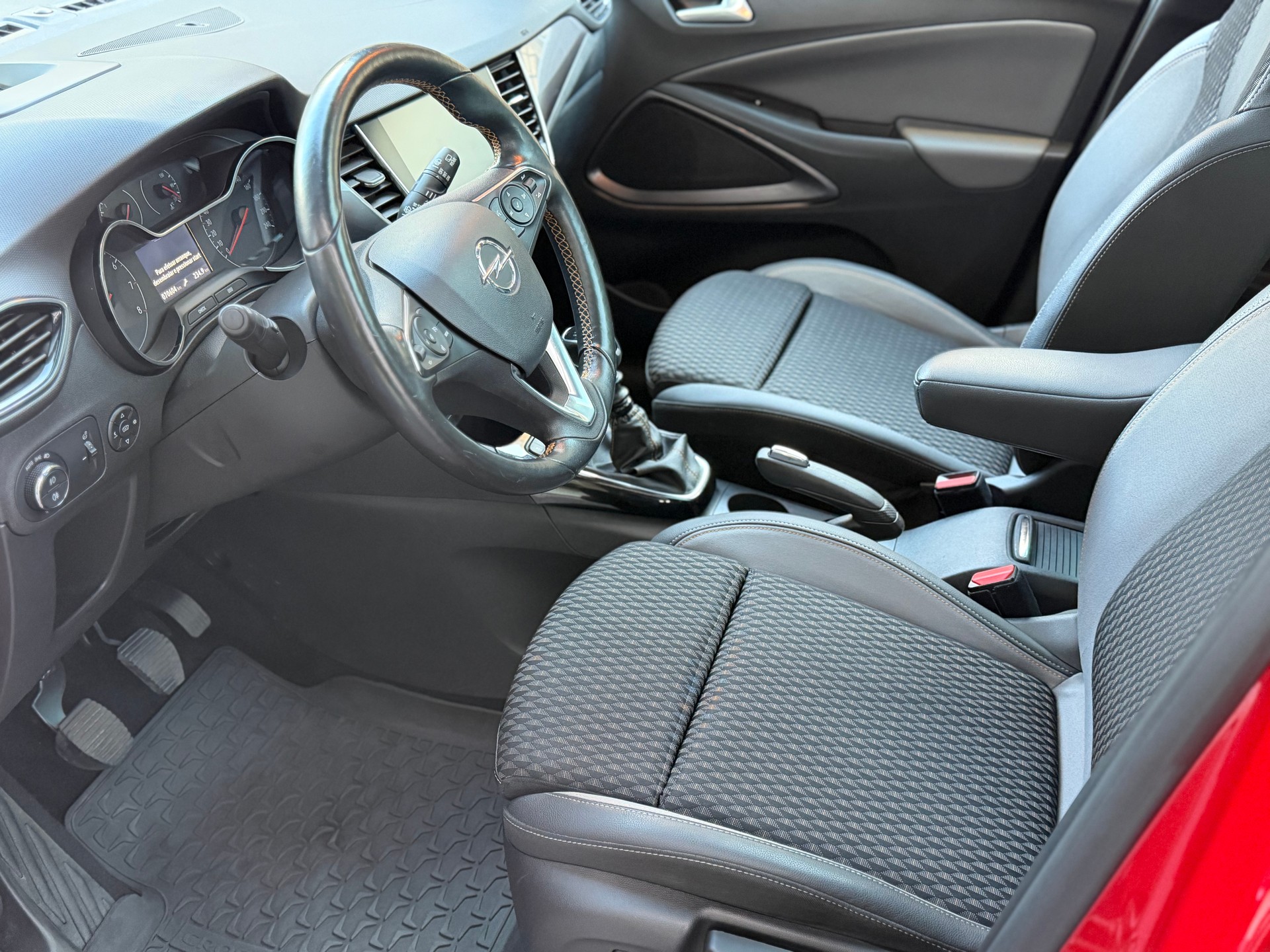 OPEL Crossland X 1.2i TP Ultimate-image-4