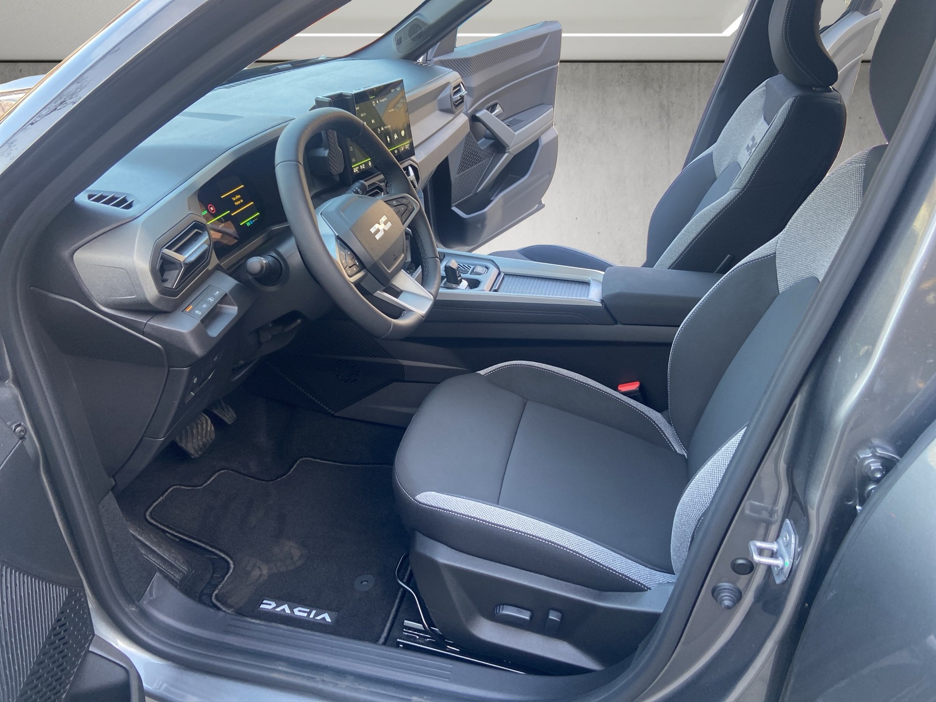 DACIA Bigster HEV 155 Journey-image-6