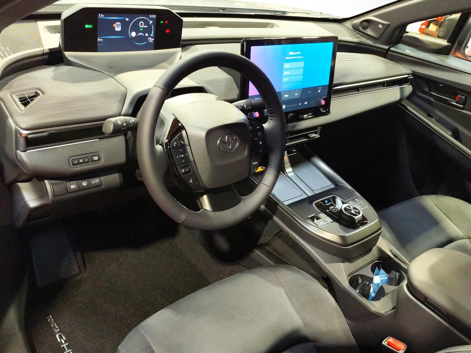 TOYOTA C-HR+ Premium AWD-image-8