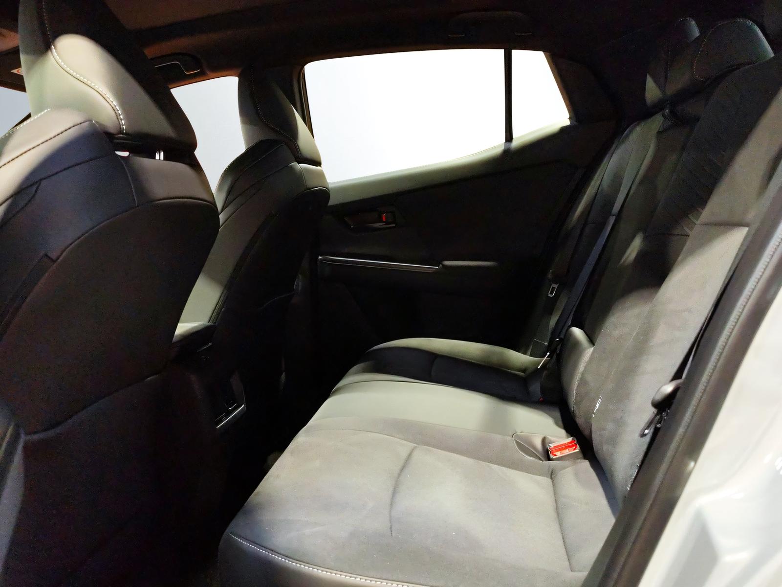 TOYOTA C-HR+ Premium AWD-image-15