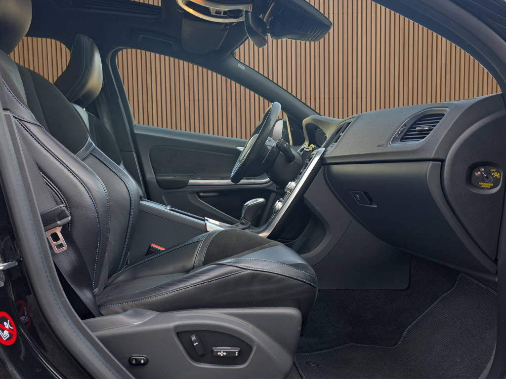 VOLVO V60 2.0 T6 Polestar AWD-image-13