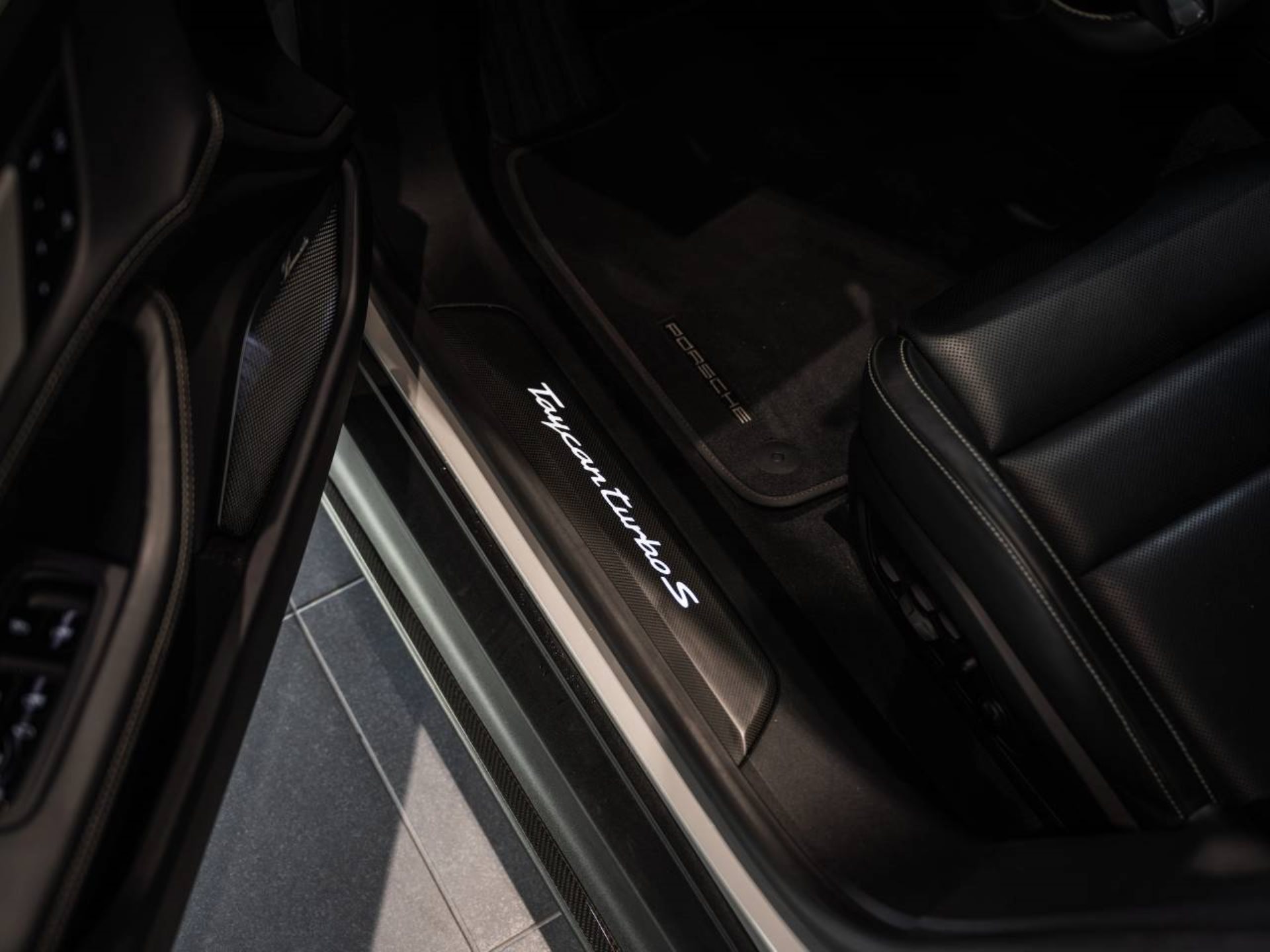 PORSCHE Taycan Turbo S-image-20