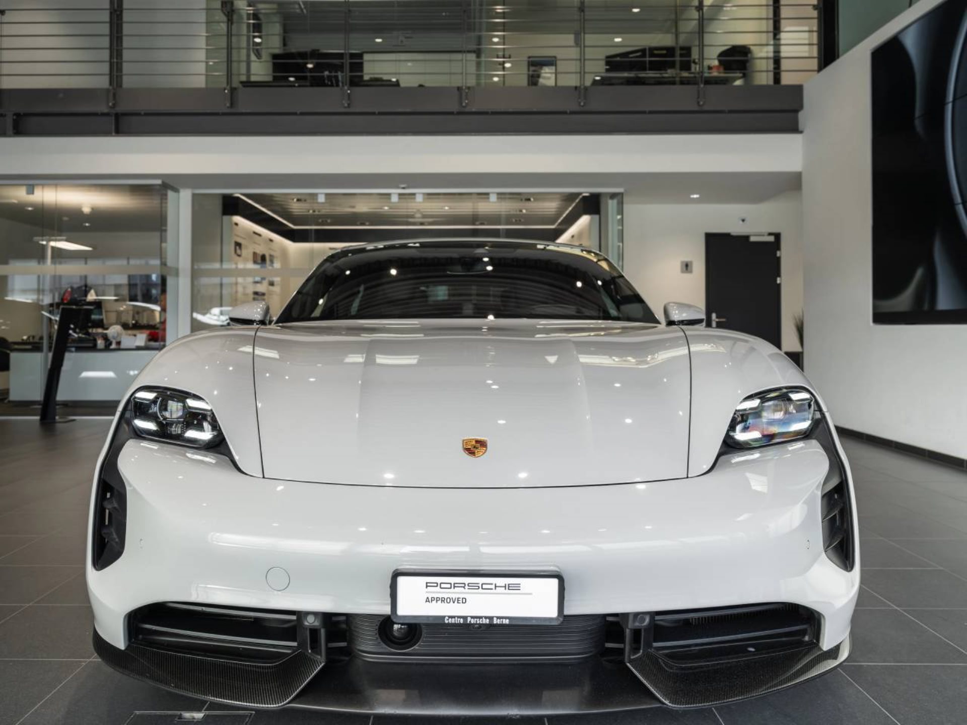 PORSCHE Taycan Turbo S-image-9