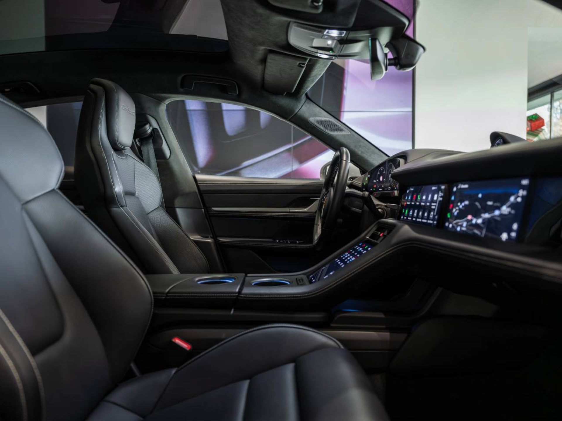 PORSCHE Taycan Turbo S-image-17