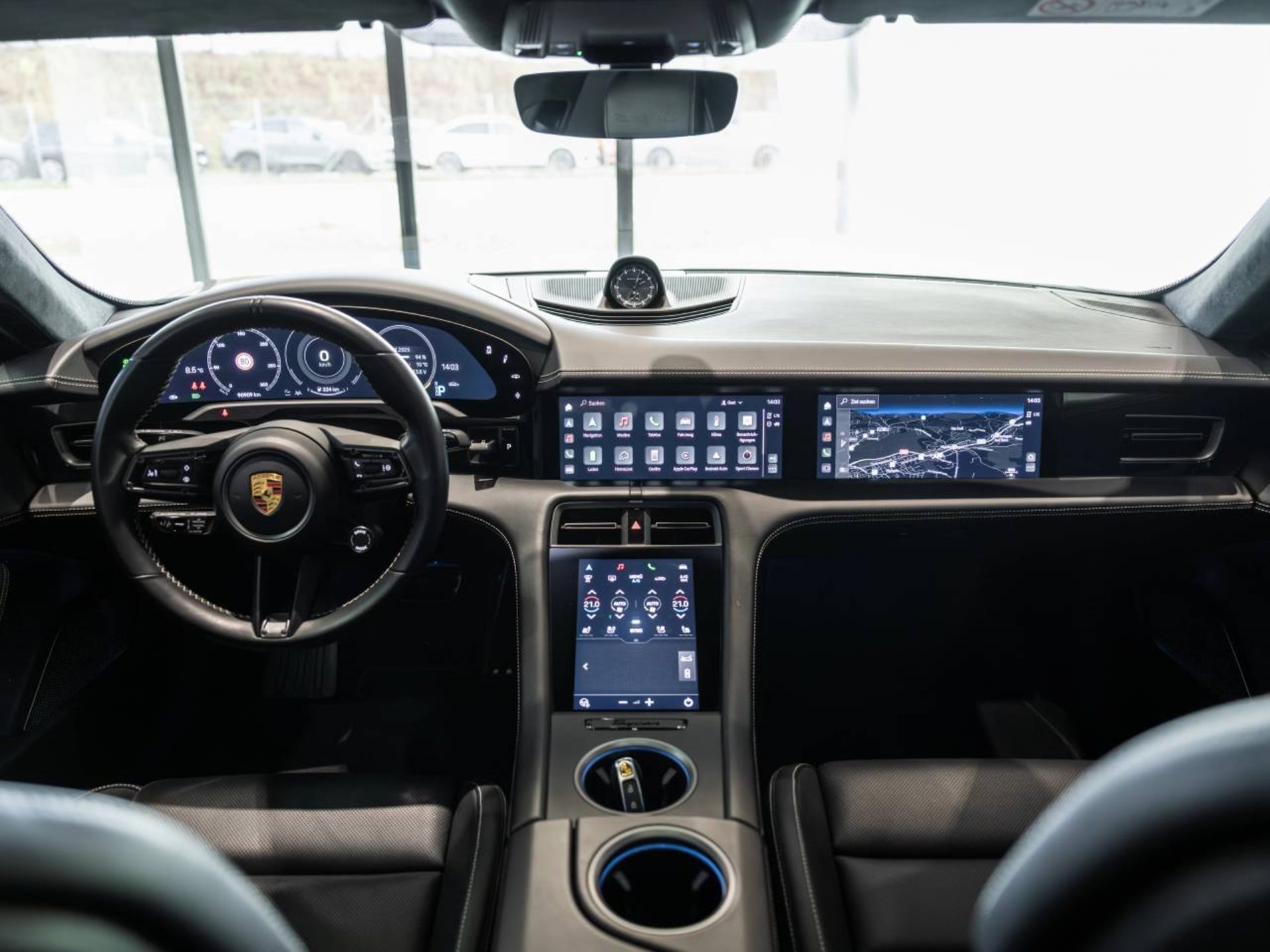 PORSCHE Taycan Turbo S-image-15