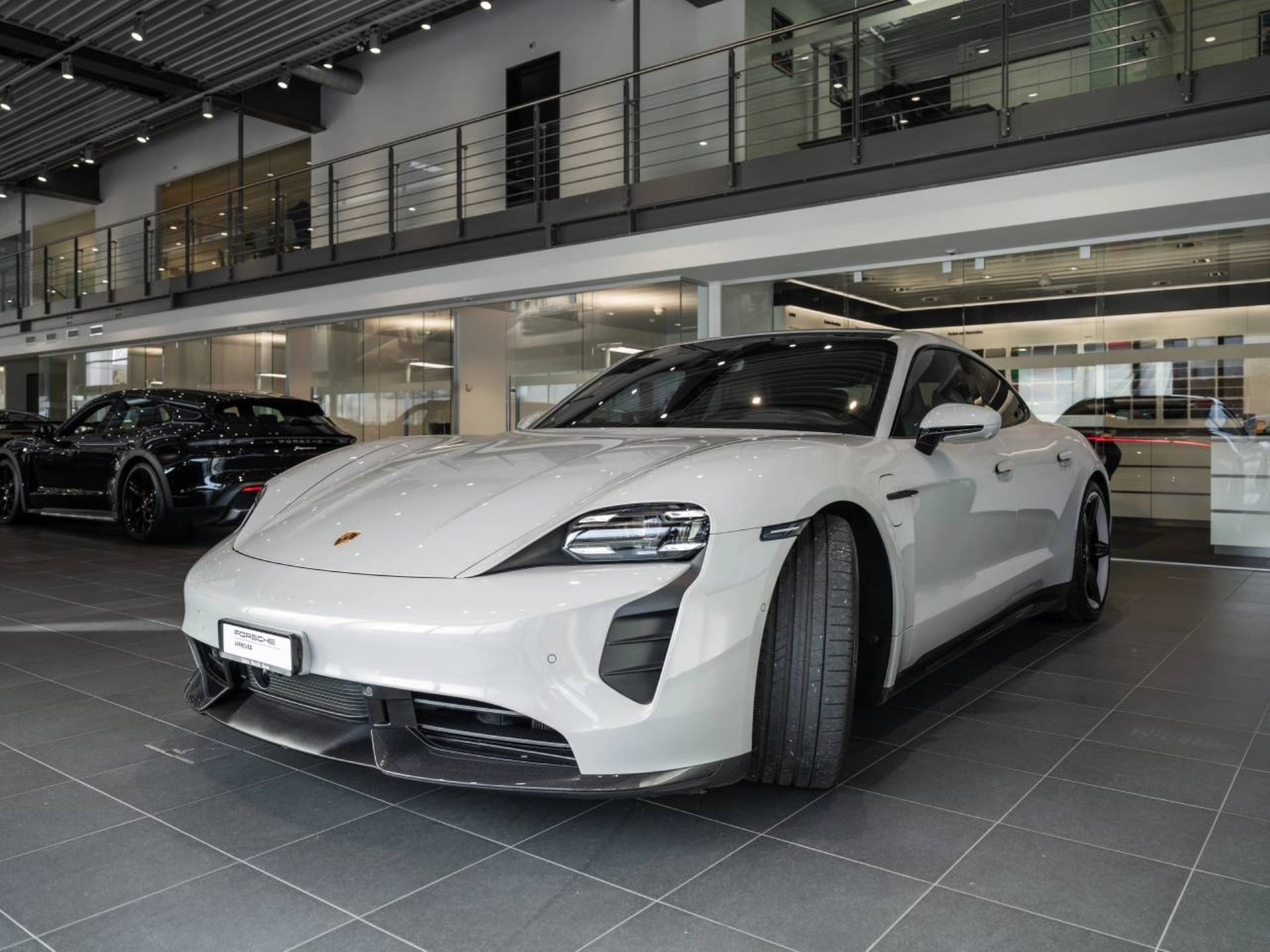 PORSCHE Taycan Turbo S-image-8