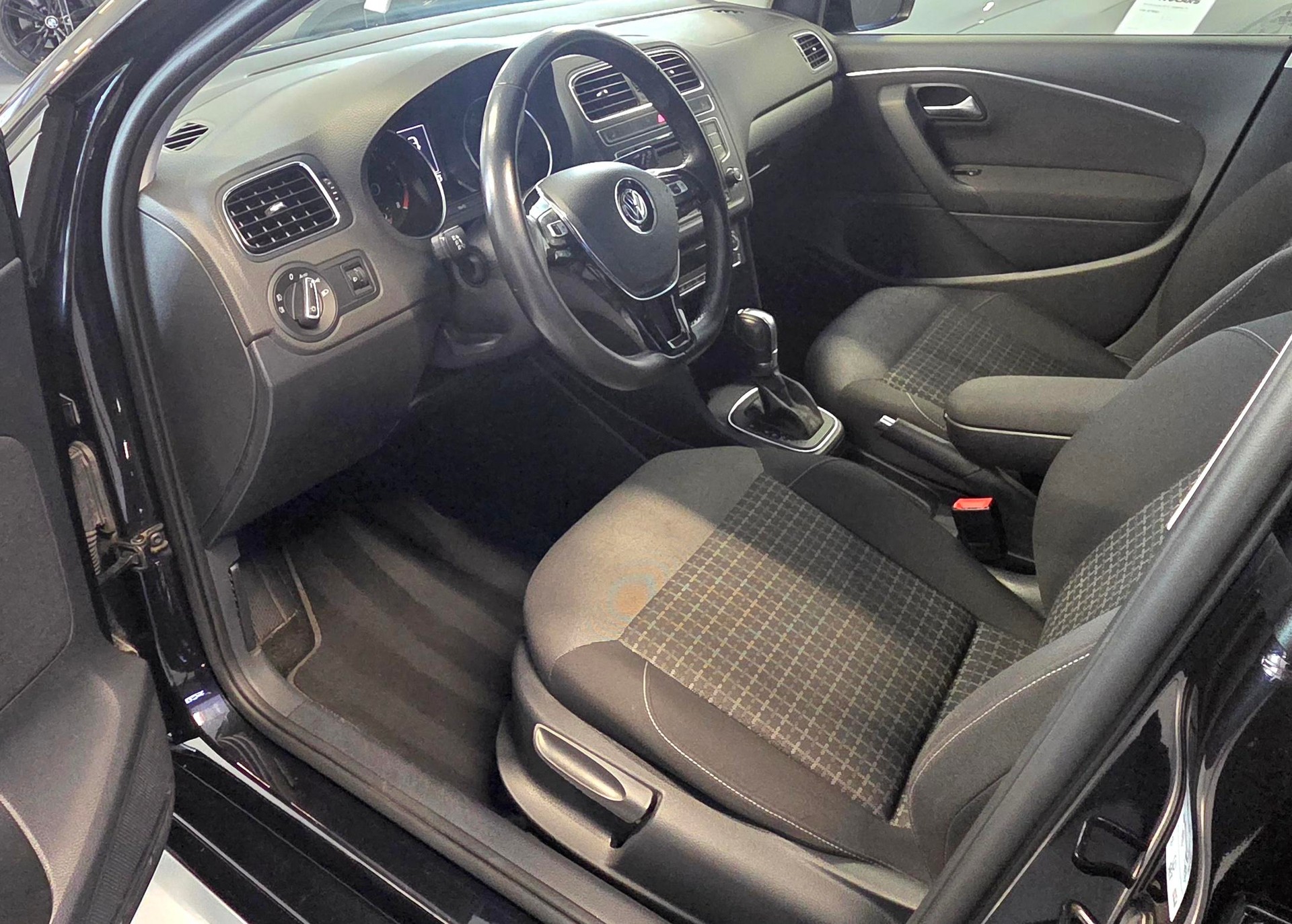 VW Polo 1.2 TSI BMT Comfortline DSG-image-5