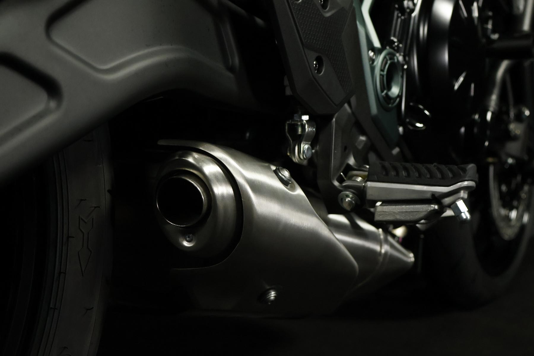 KAWASAKI Z 650 S (50/35 KW) *Darksmaragd* Level 2Sofort Lieferbar-image-9