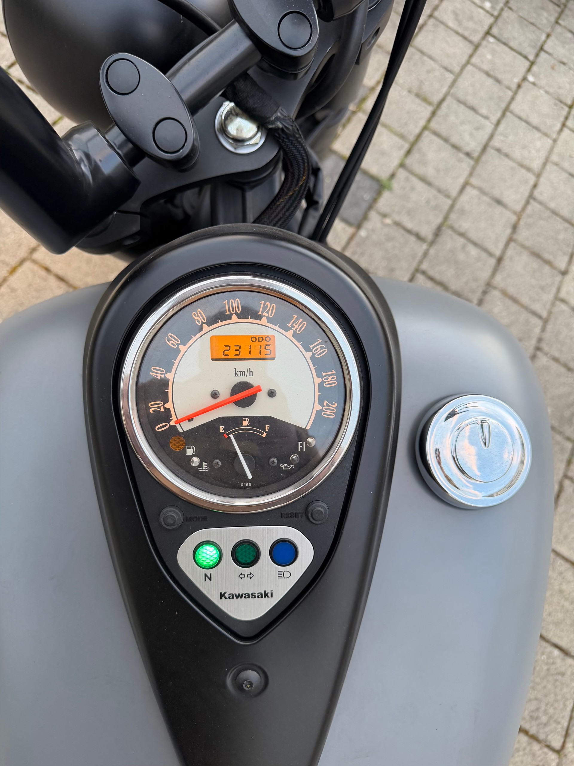 KAWASAKI VN 900 Classic-image-4