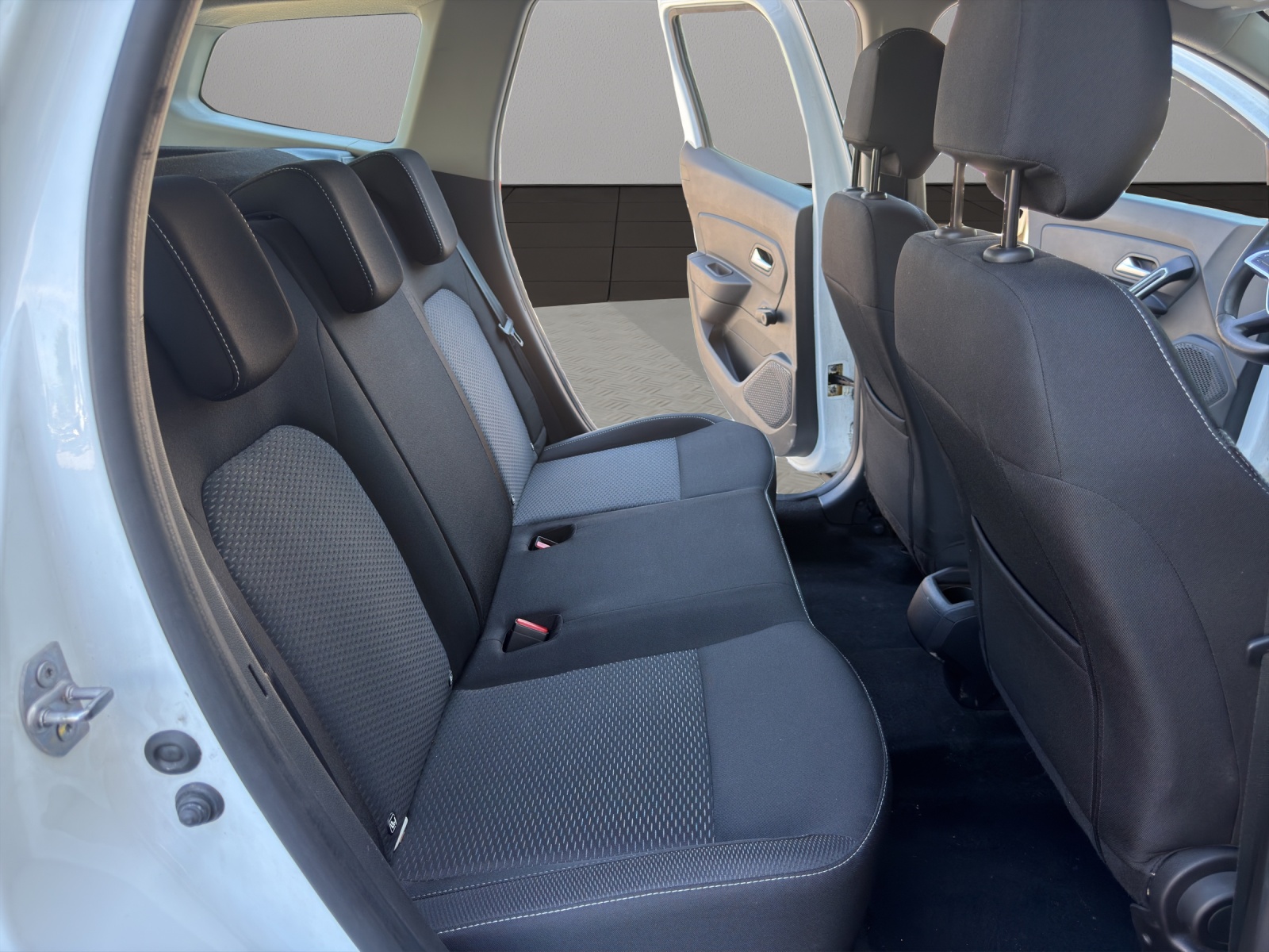 DACIA Duster TCe 130 Comfort 4x4-image-17