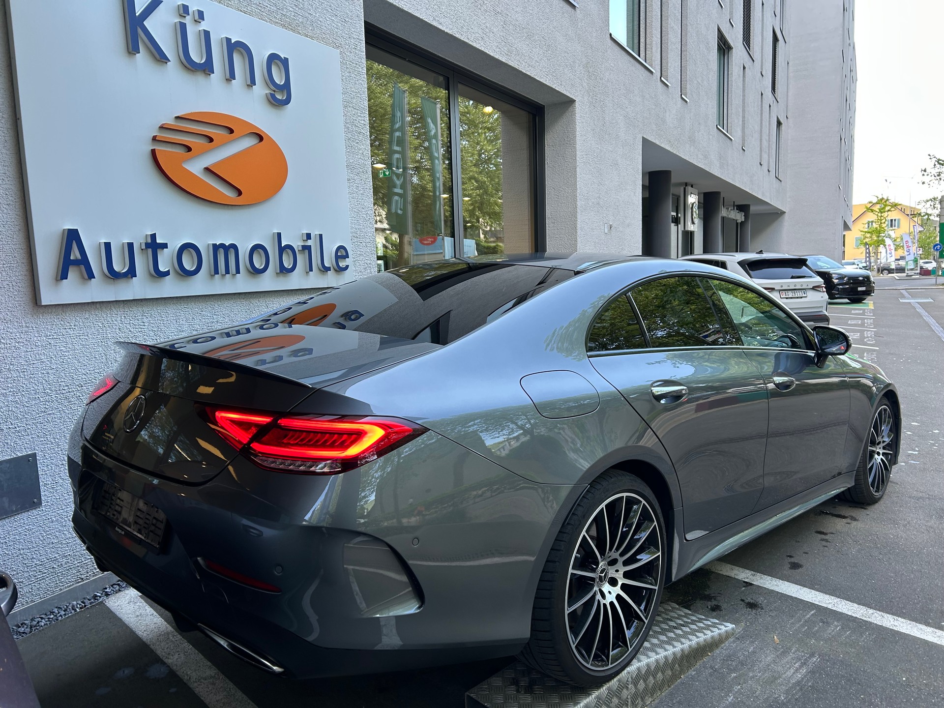 MERCEDES-BENZ CLS 450 4Matic AMG Line 9G-Tronic-showroom-element-2