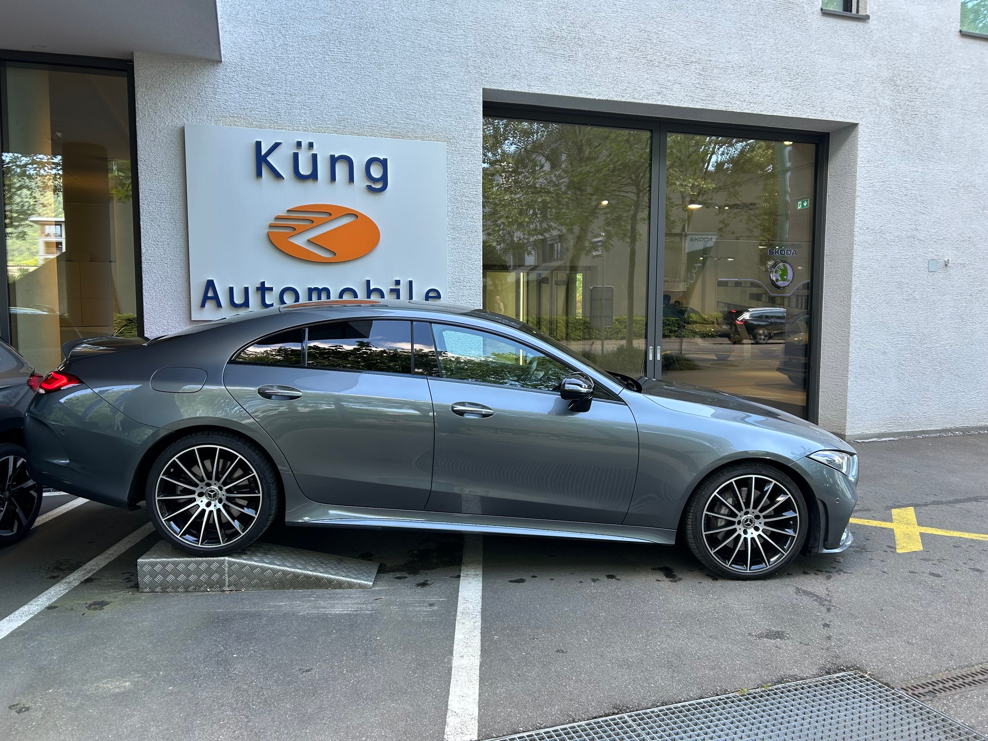 MERCEDES-BENZ CLS 450 4Matic AMG Line 9G-Tronic-showroom-element-1