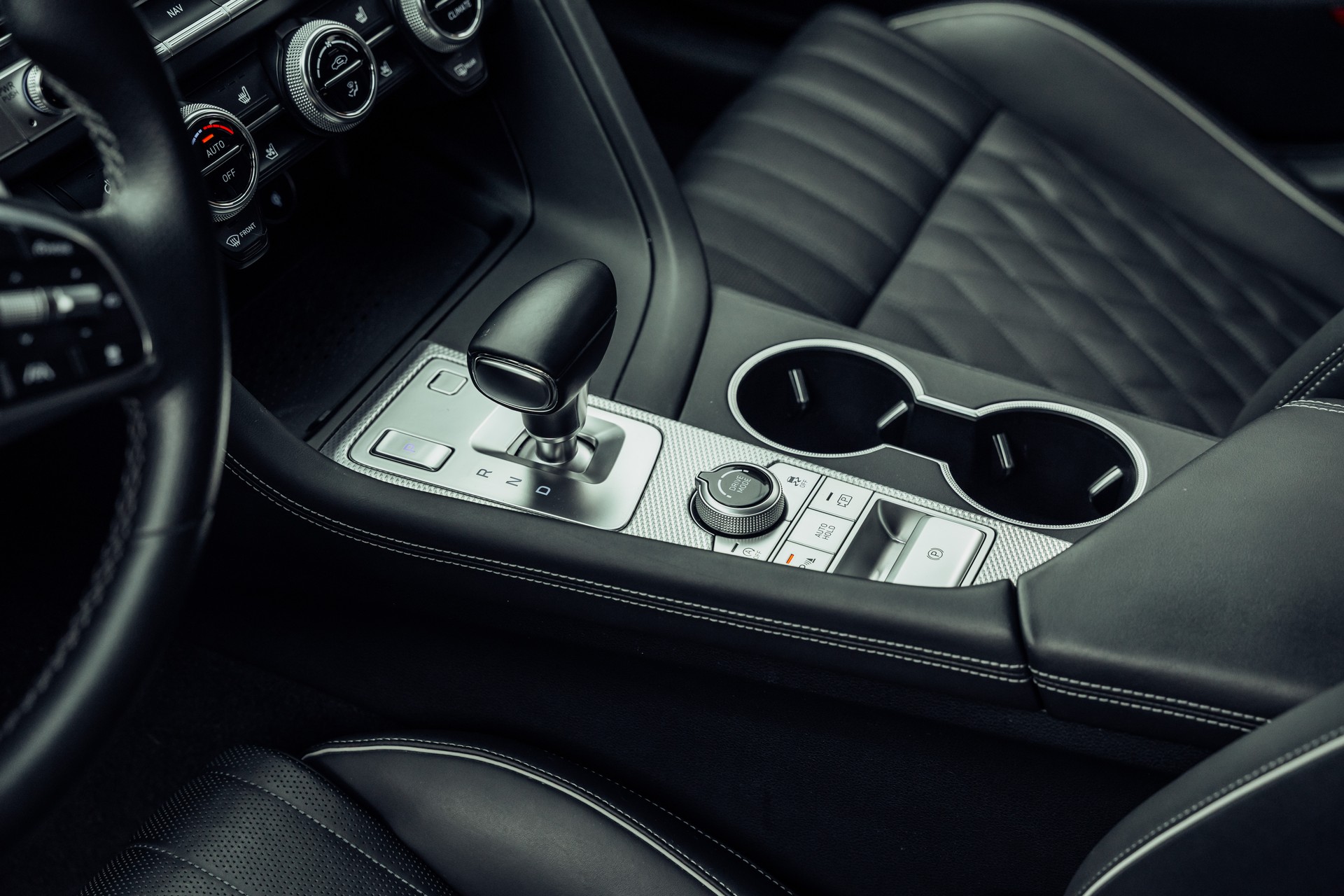 GENESIS G70 Shooting Brake 2.2 CRDI Luxus AT8 AWD-image-15