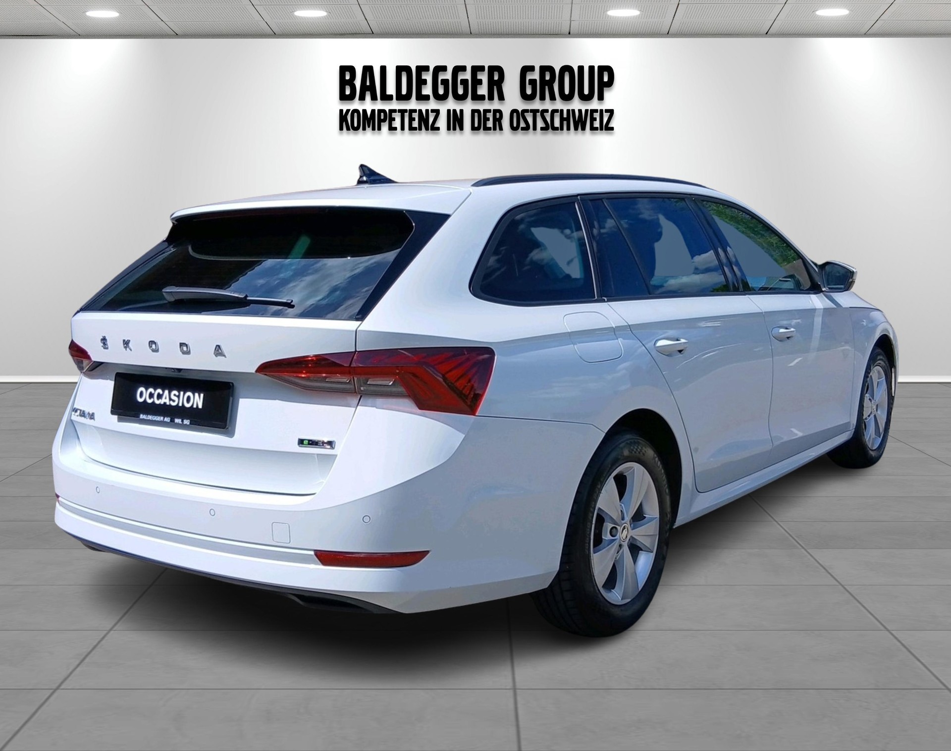 SKODA Octavia Combi 1.5 TSI Ambition-showroom-element-1