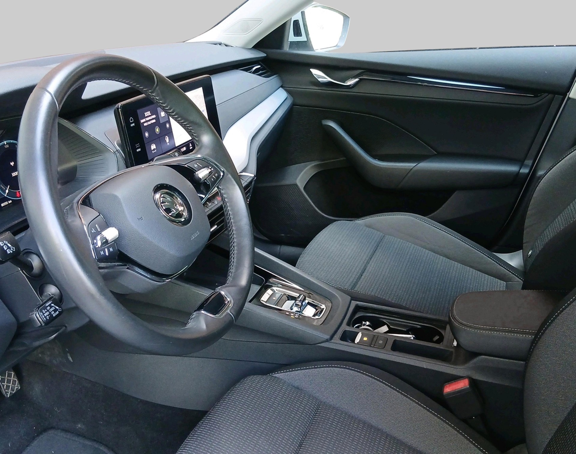 SKODA Octavia Combi 1.5 TSI Ambition-showroom-element-2