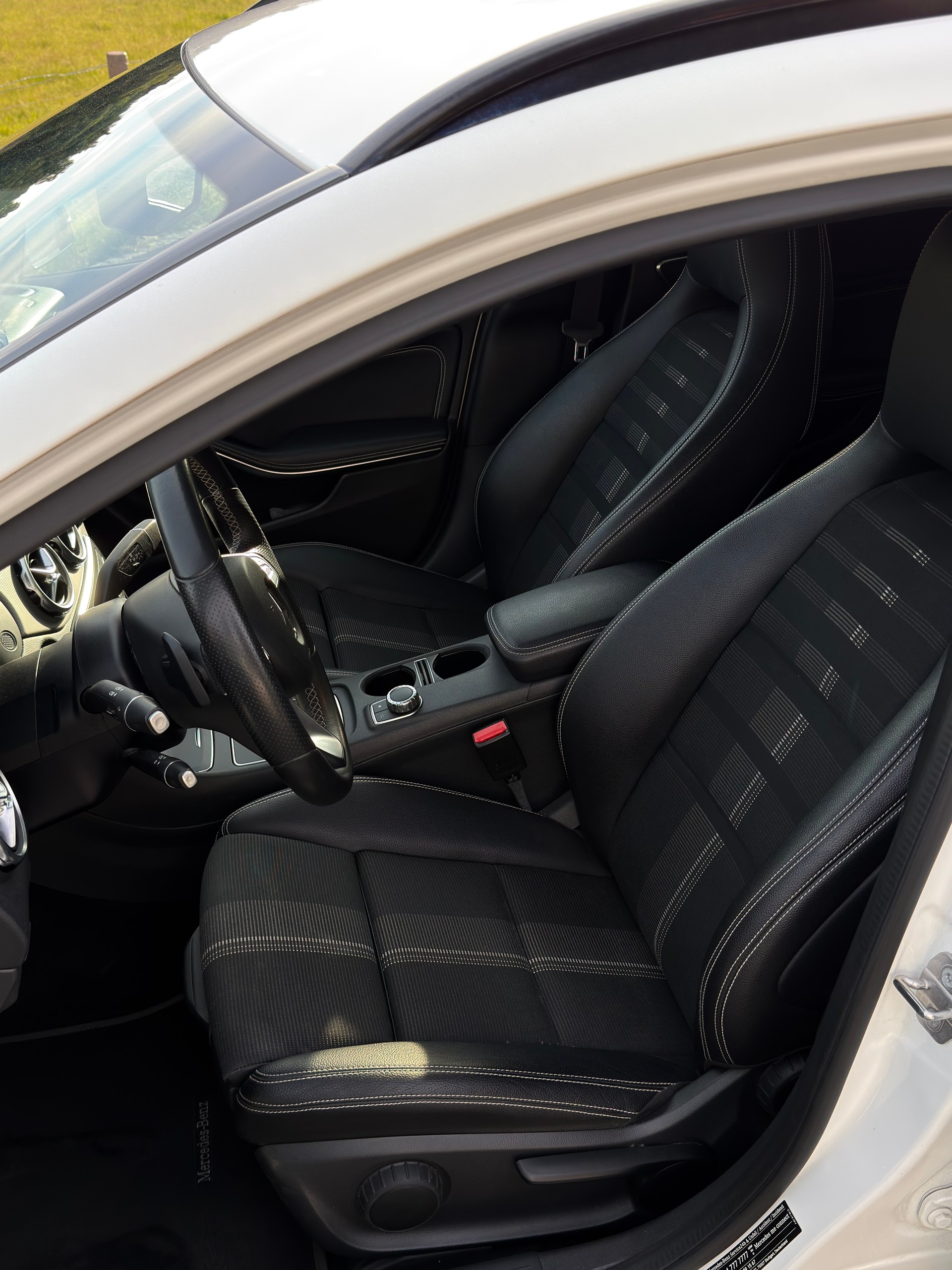 MERCEDES-BENZ GLA 200 Night Star 7G-DCT-image-3